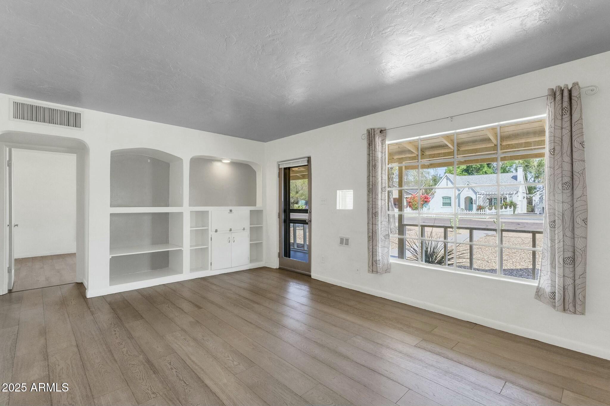 1719 E Pinchot Avenue