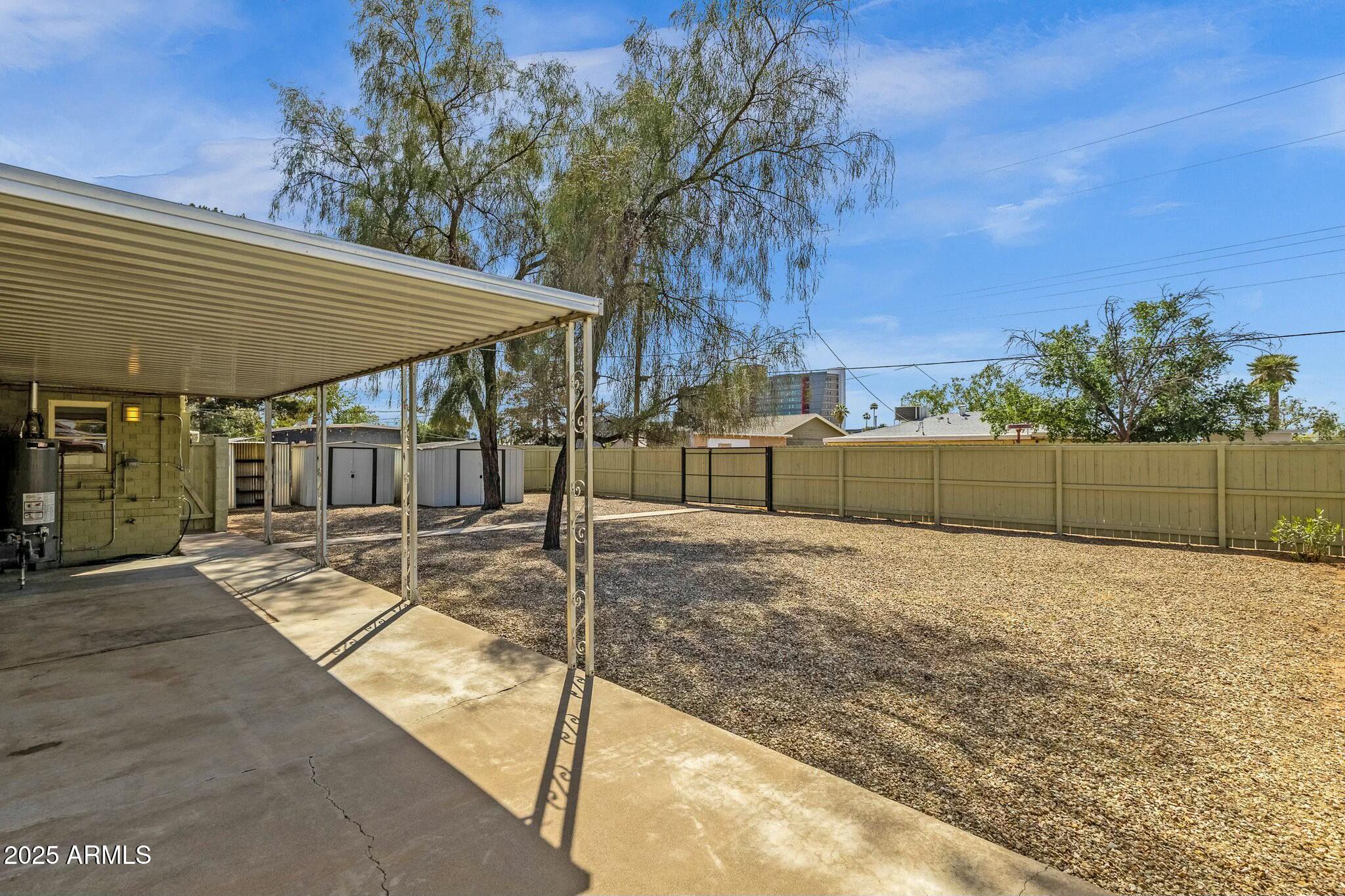 1719 E Pinchot Avenue