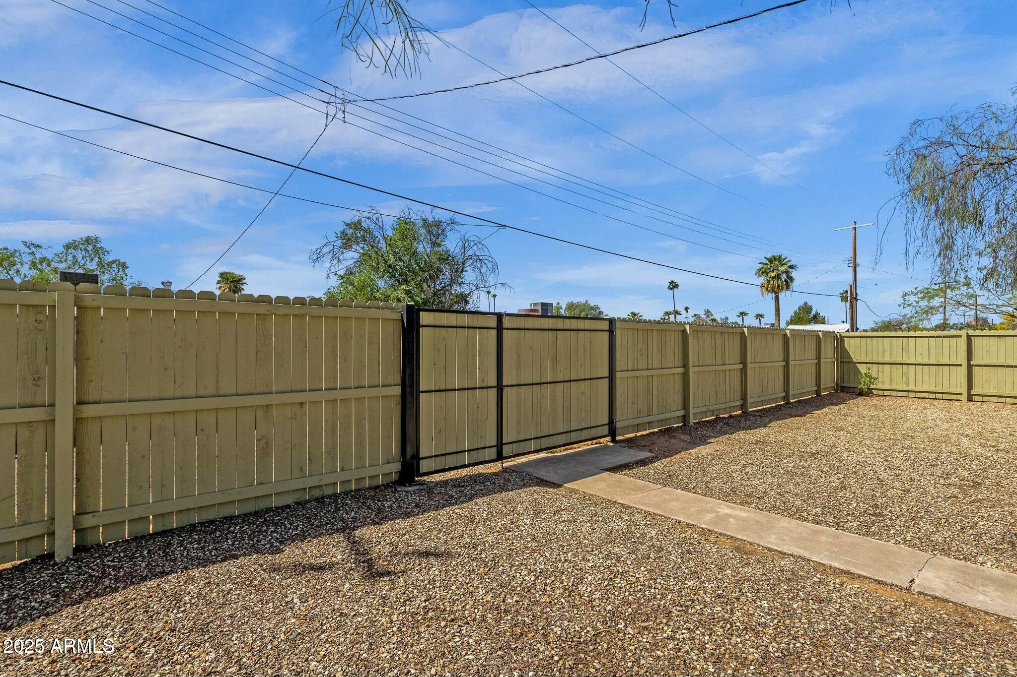 1719 E Pinchot Avenue