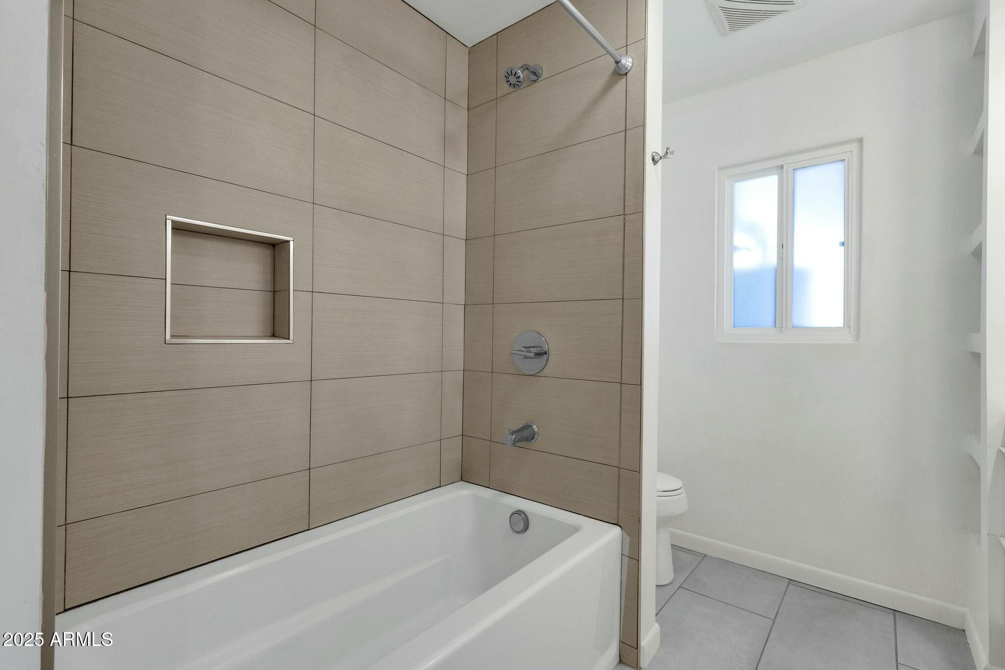 1719 E Pinchot Avenue