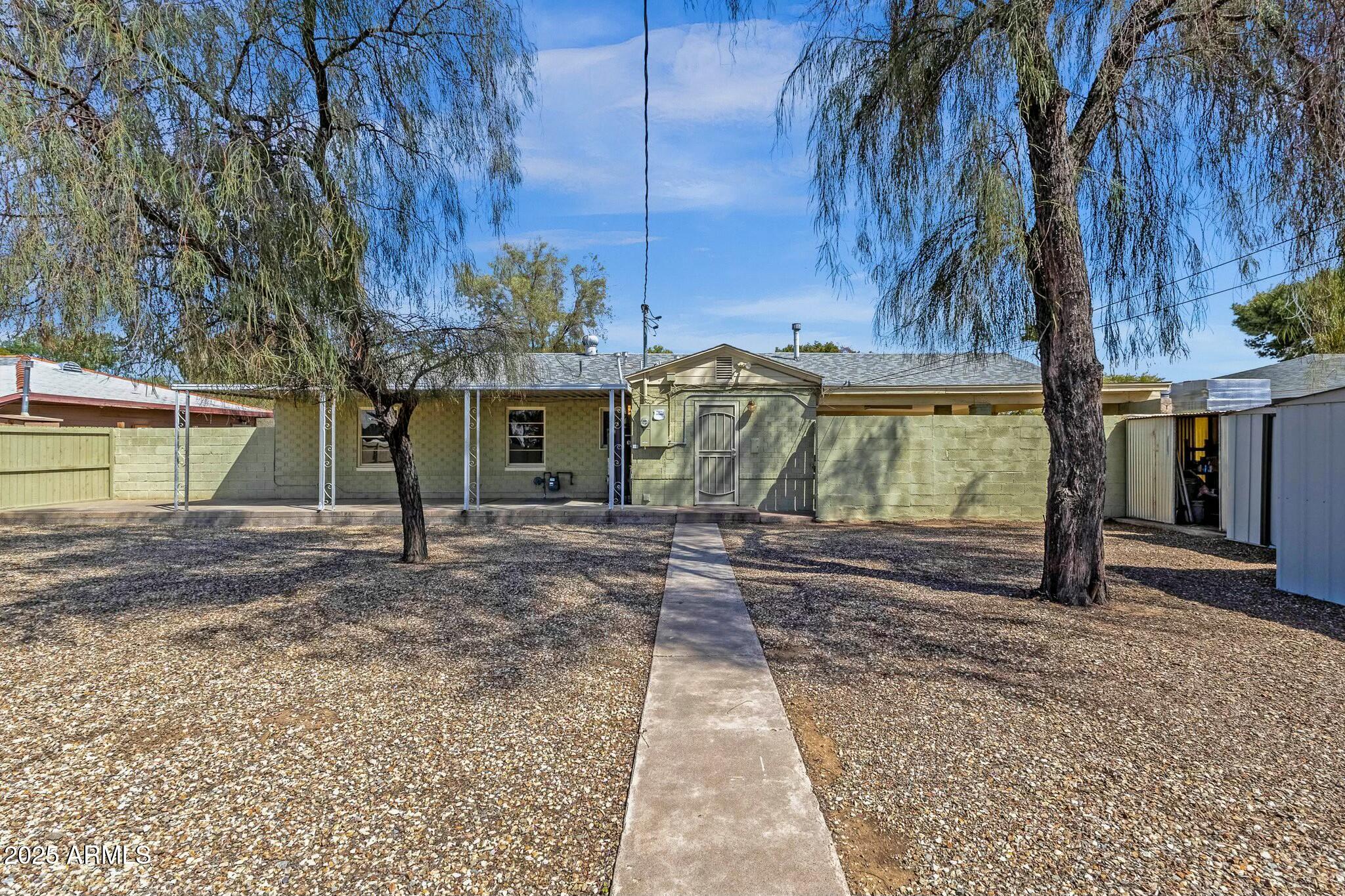 1719 E Pinchot Avenue