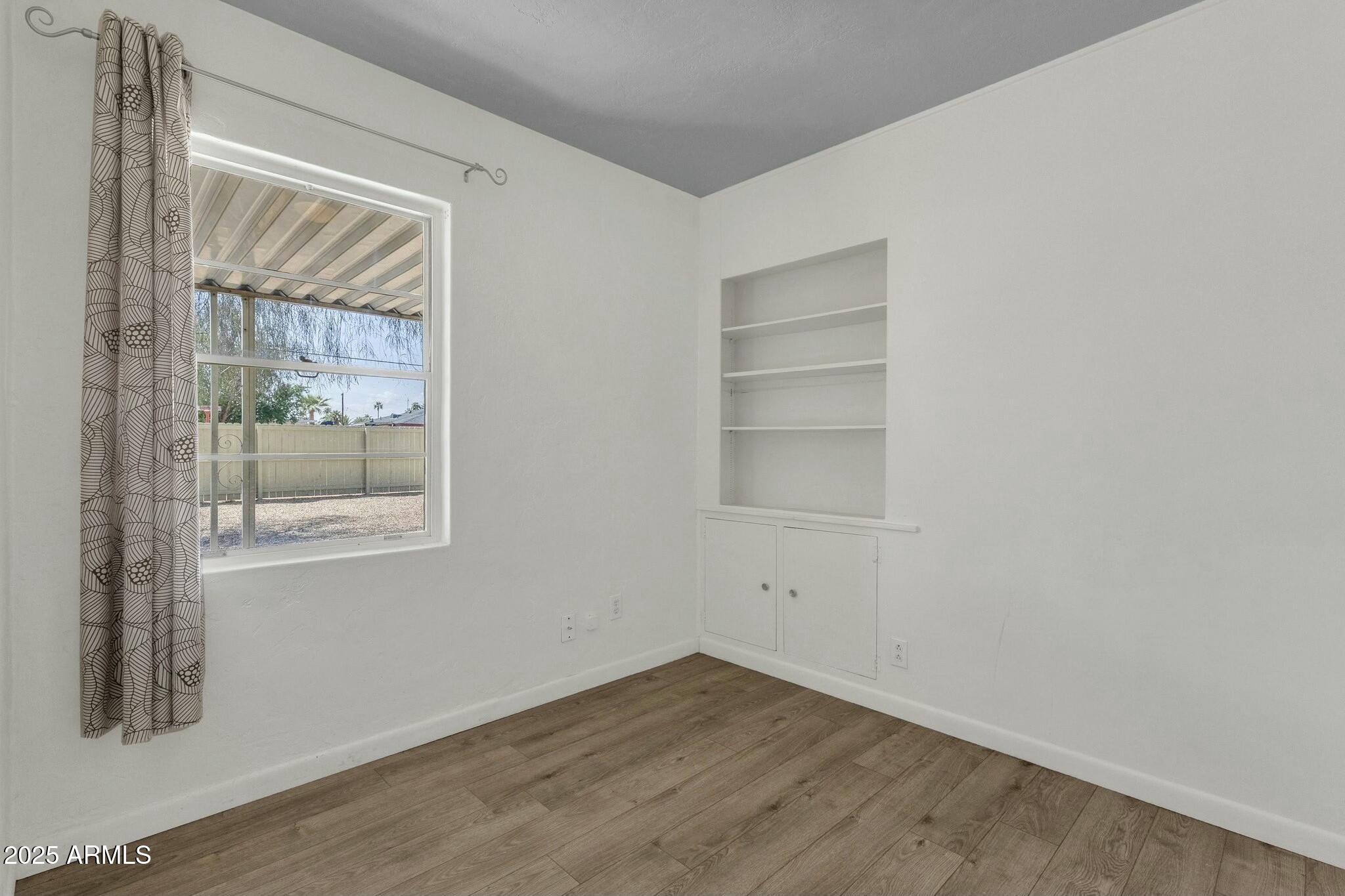 1719 E Pinchot Avenue