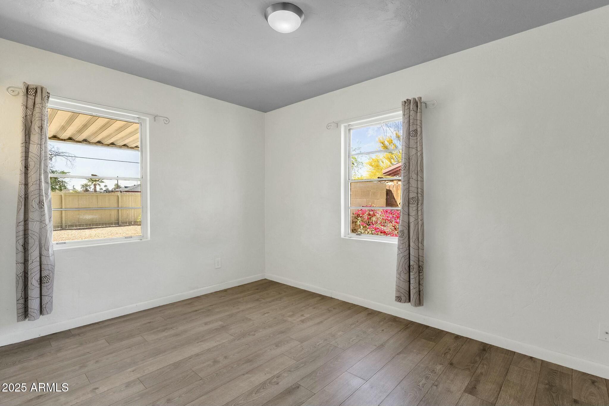 1719 E Pinchot Avenue