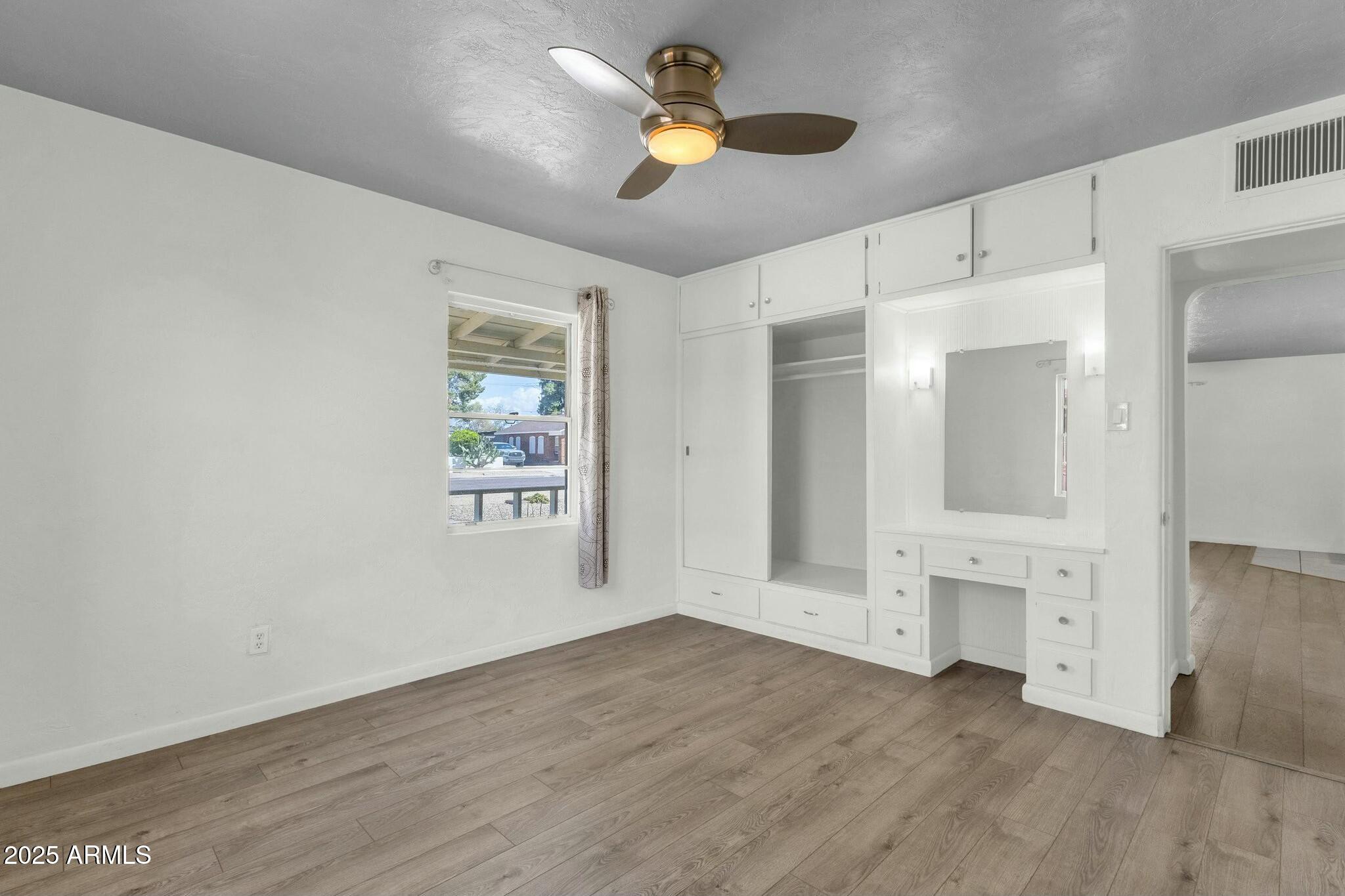 1719 E Pinchot Avenue