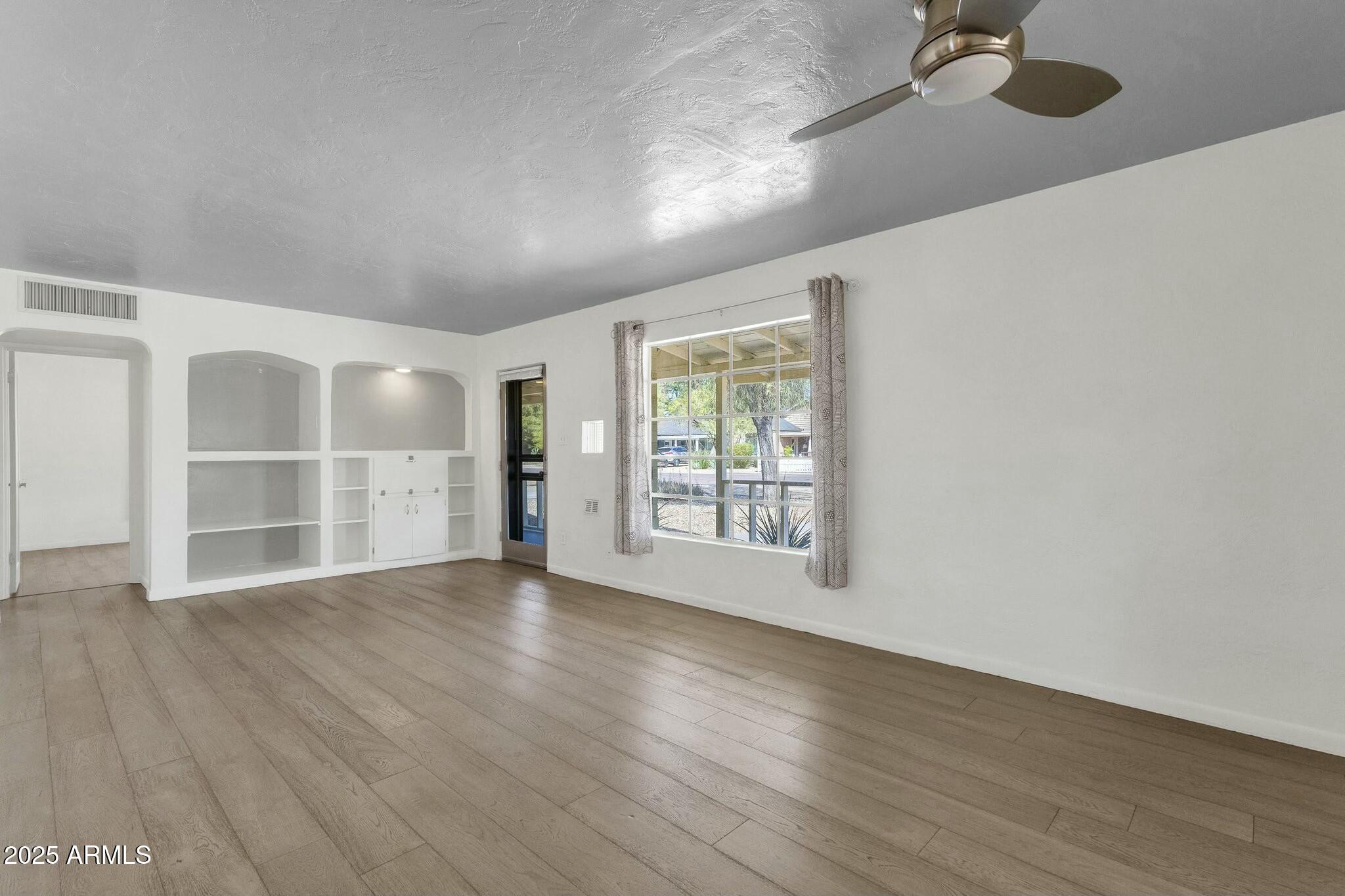 1719 E Pinchot Avenue