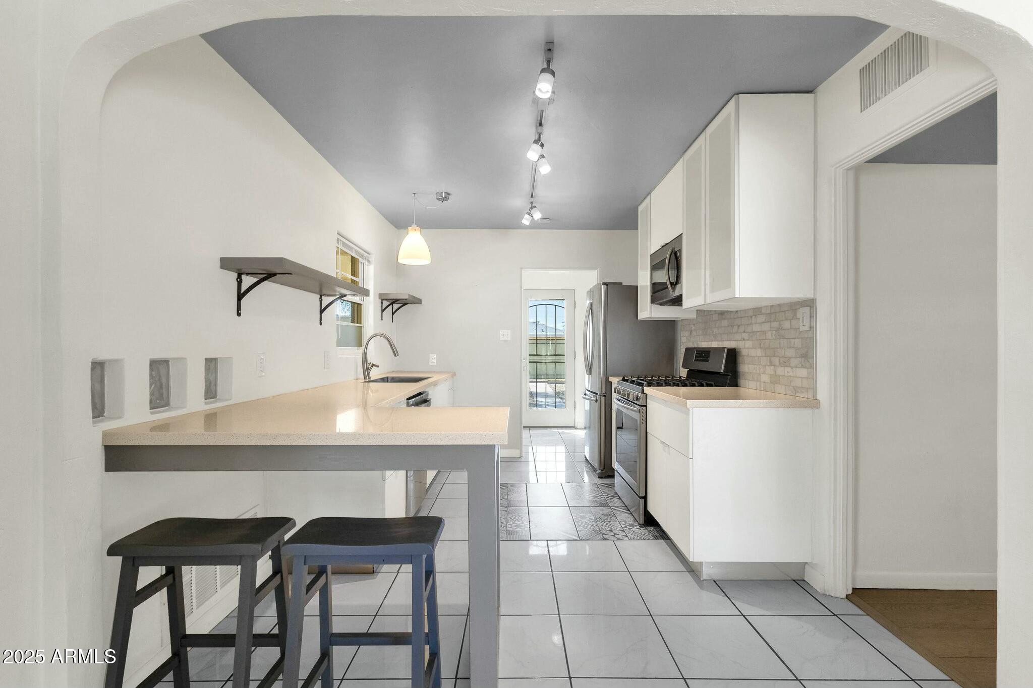 1719 E Pinchot Avenue