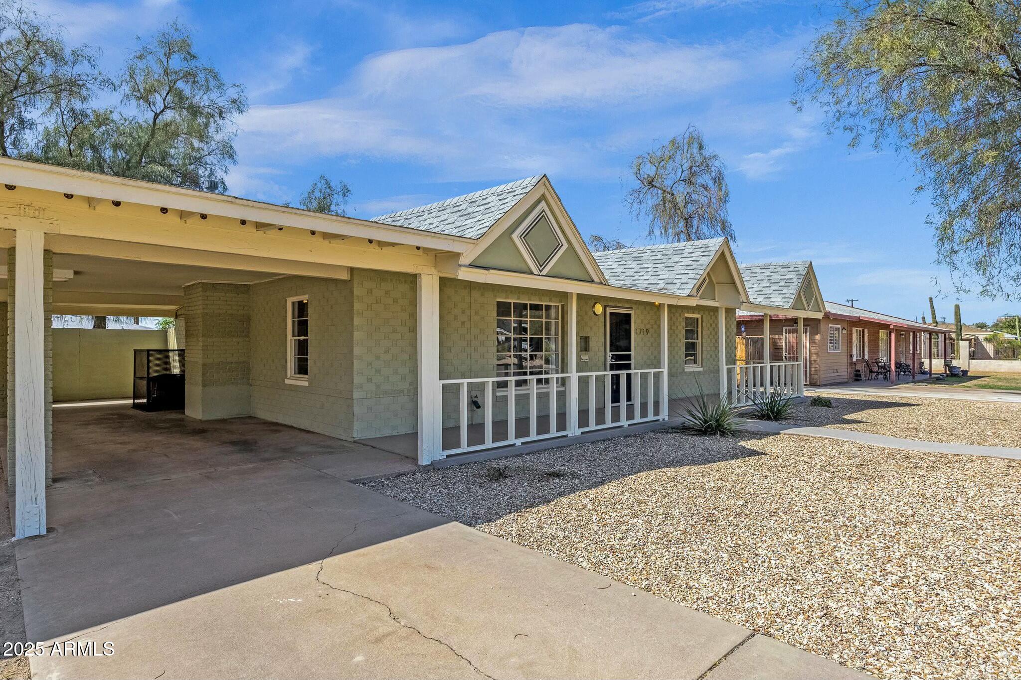 1719 E Pinchot Avenue