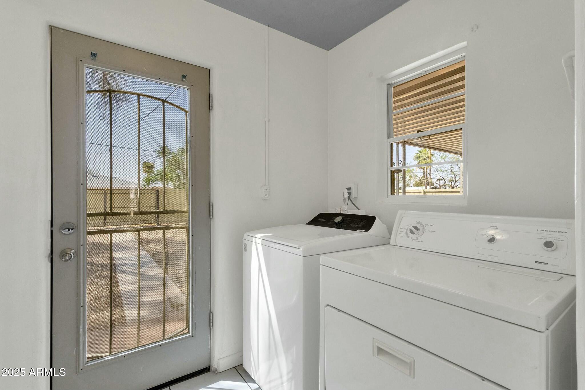 1719 E Pinchot Avenue