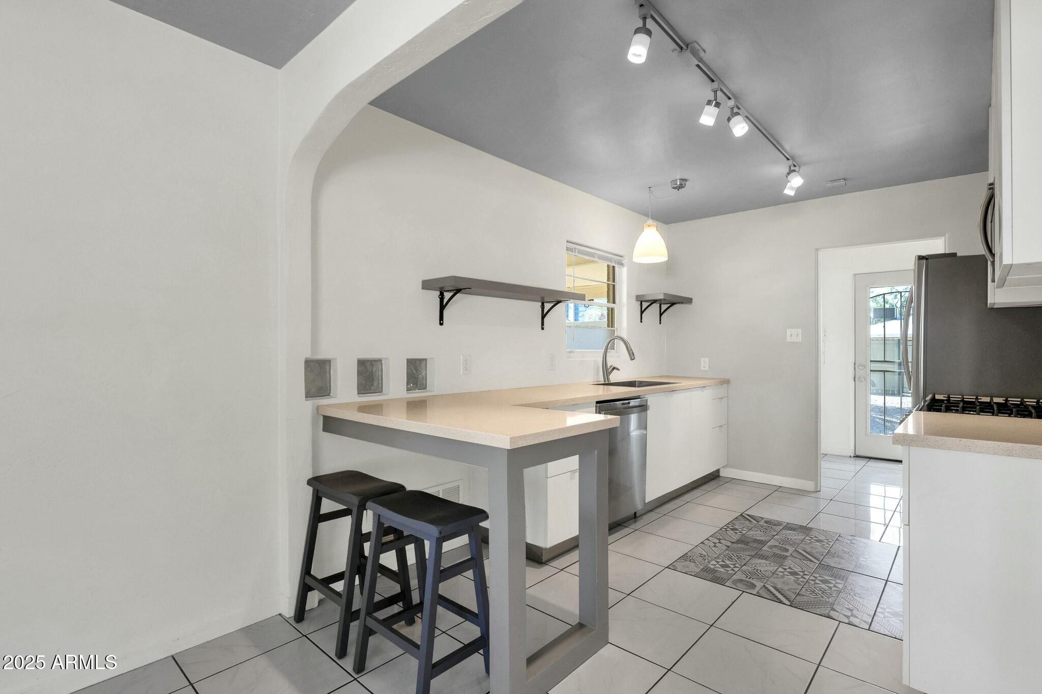 1719 E Pinchot Avenue