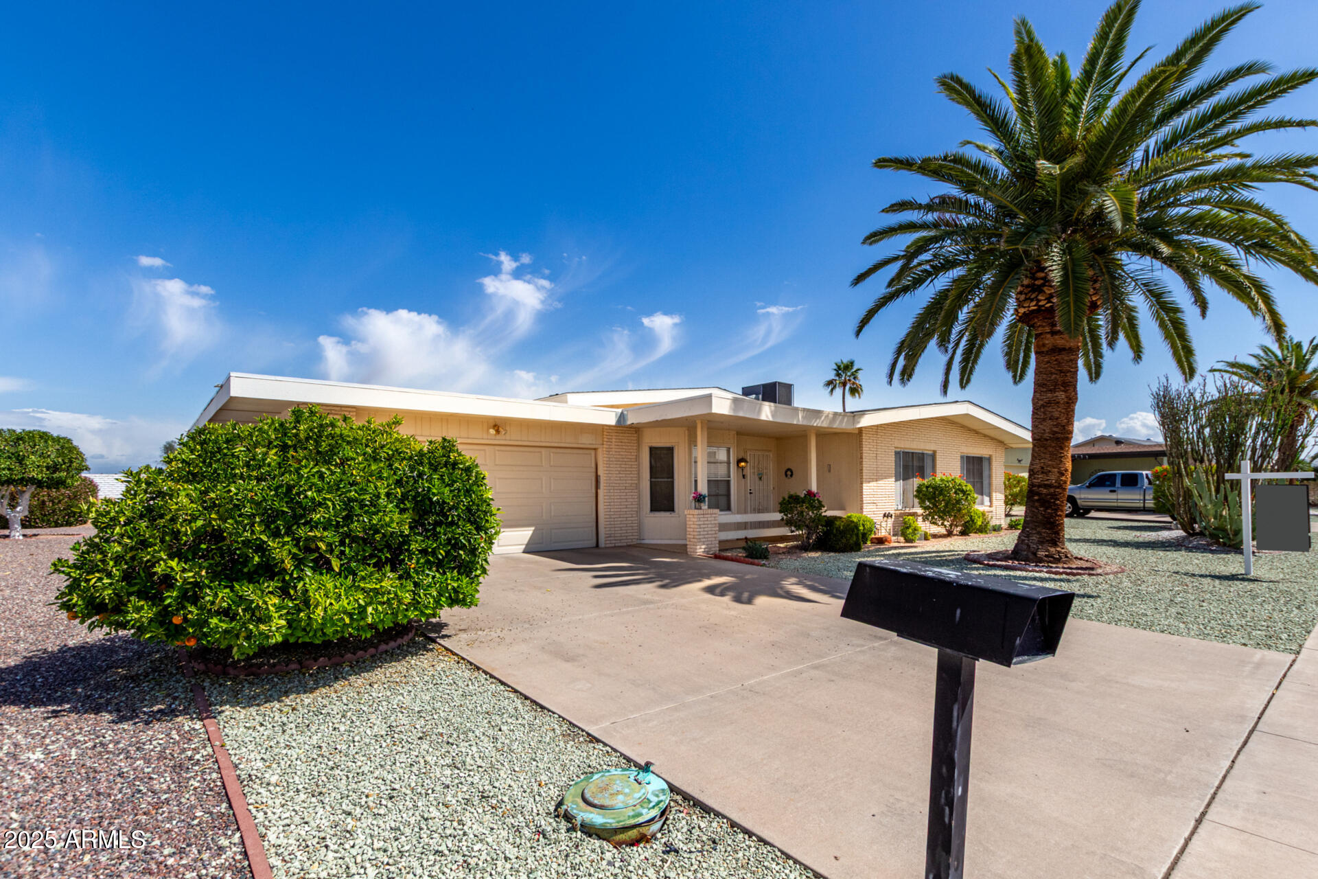 10718 W GARNETTE Drive