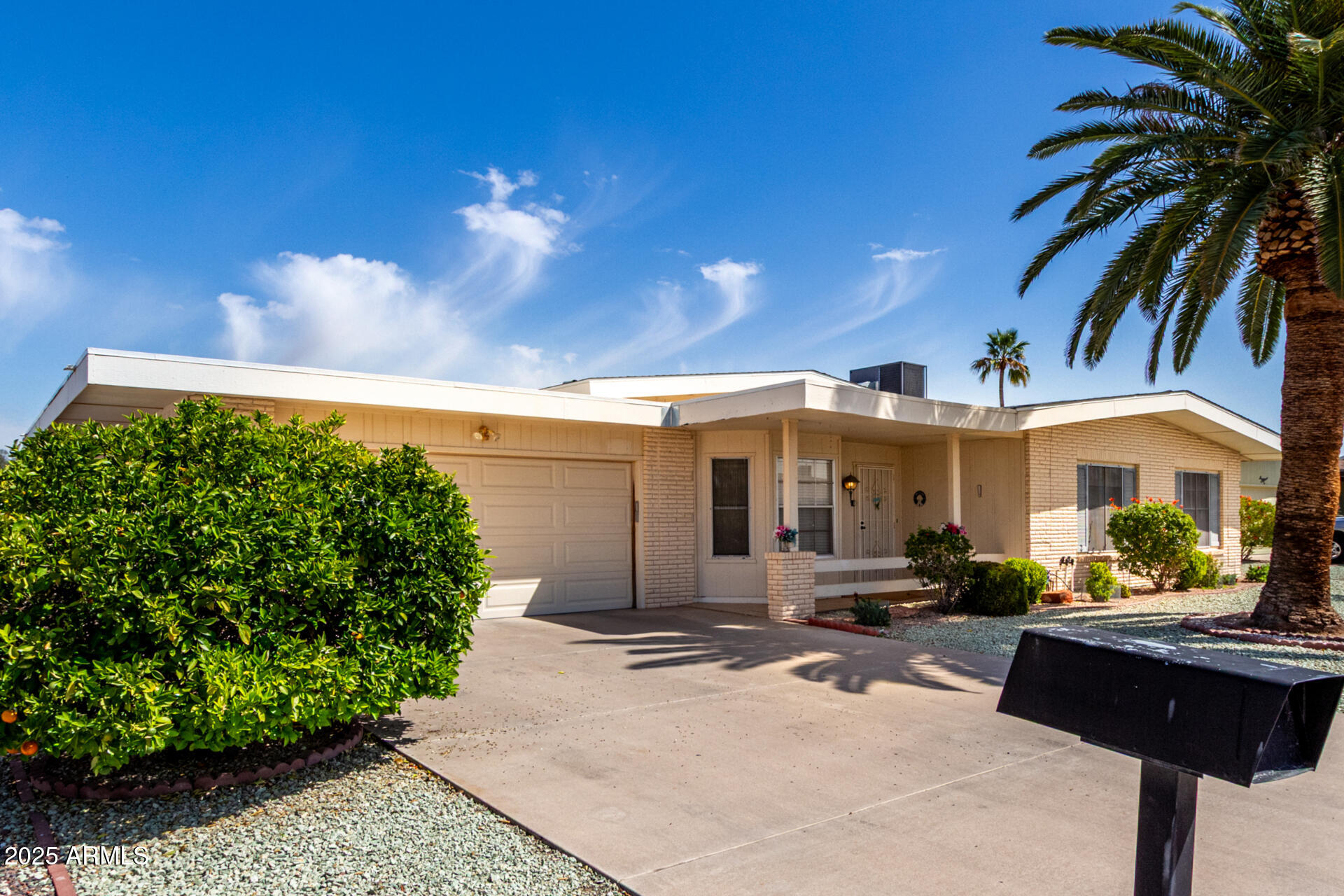 10718 W GARNETTE Drive
