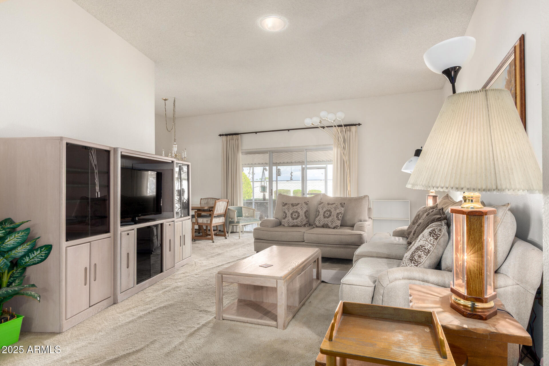 10718 W GARNETTE Drive