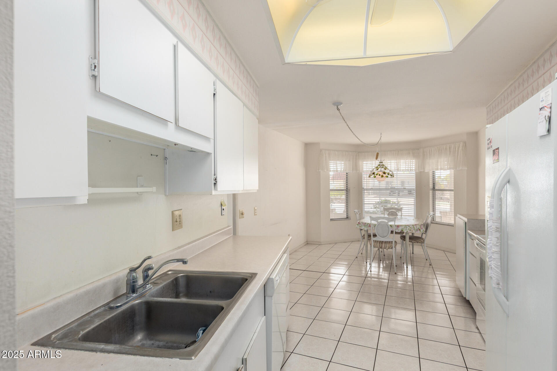 10718 W GARNETTE Drive