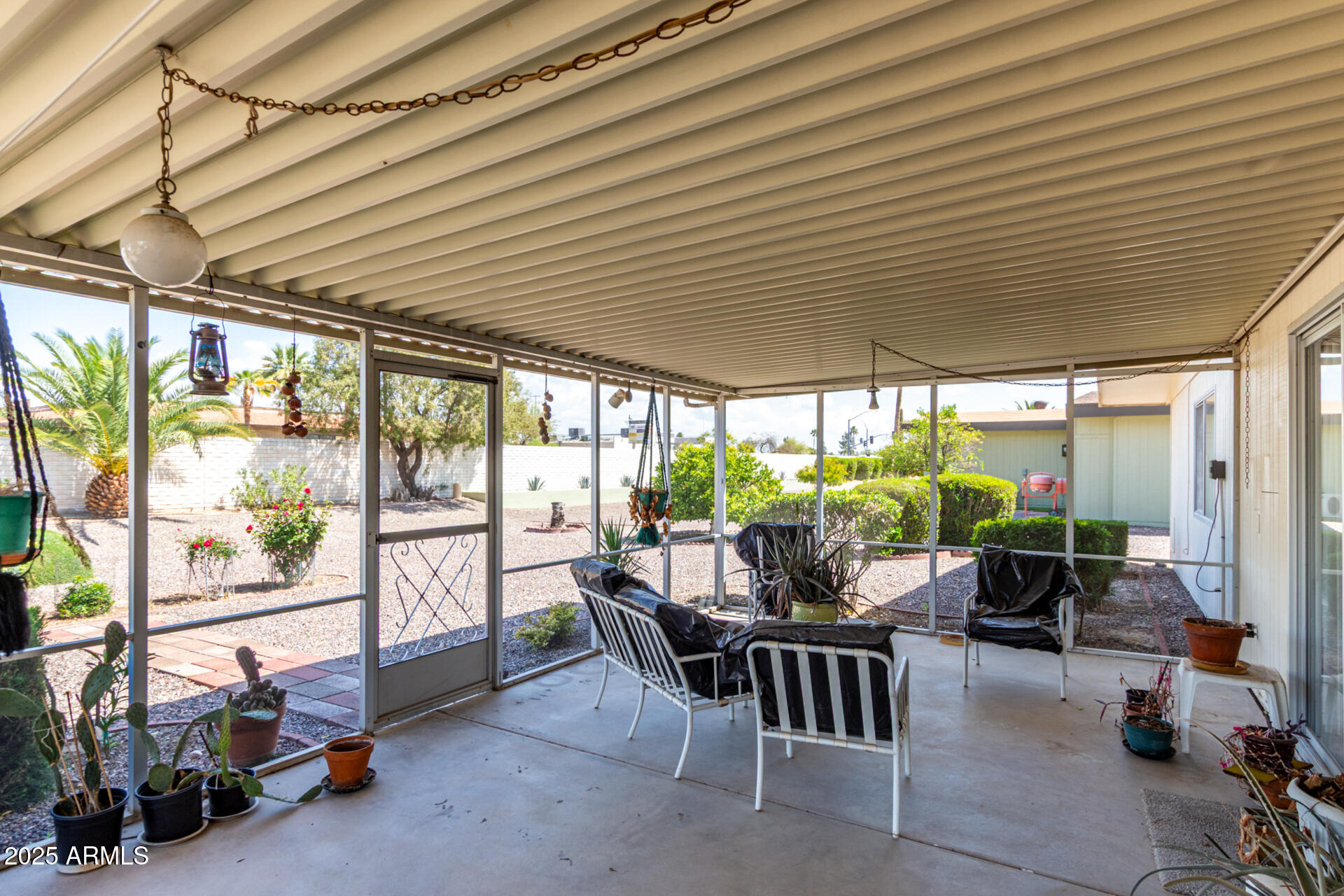 10718 W GARNETTE Drive