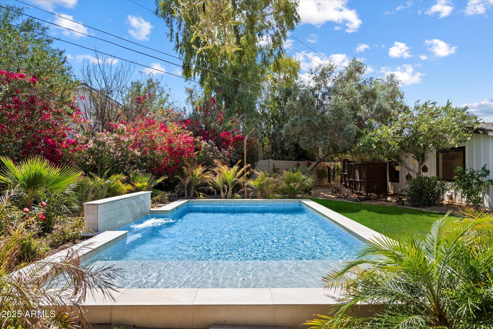 3612 E PIERSON Street