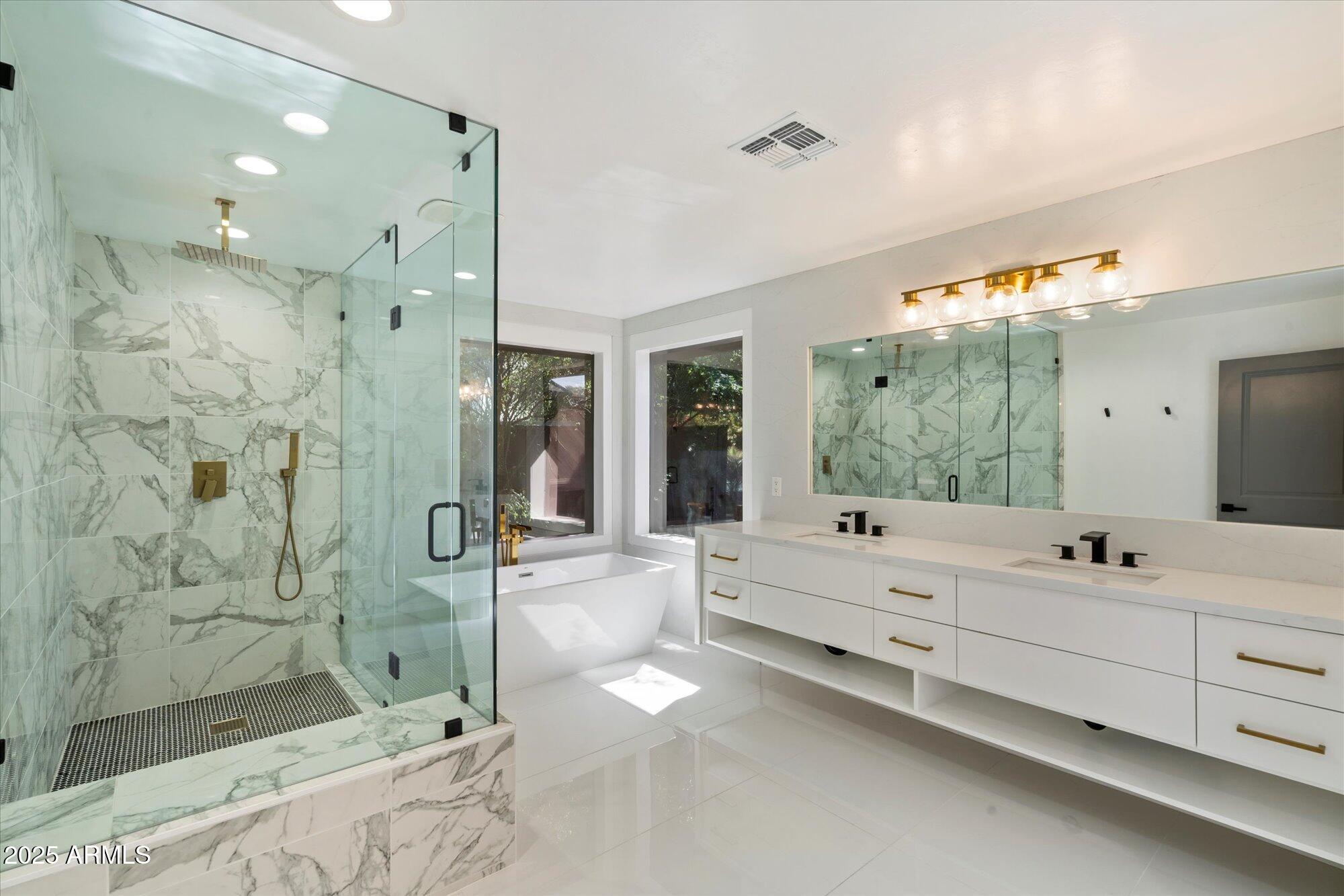 3612 E PIERSON Street