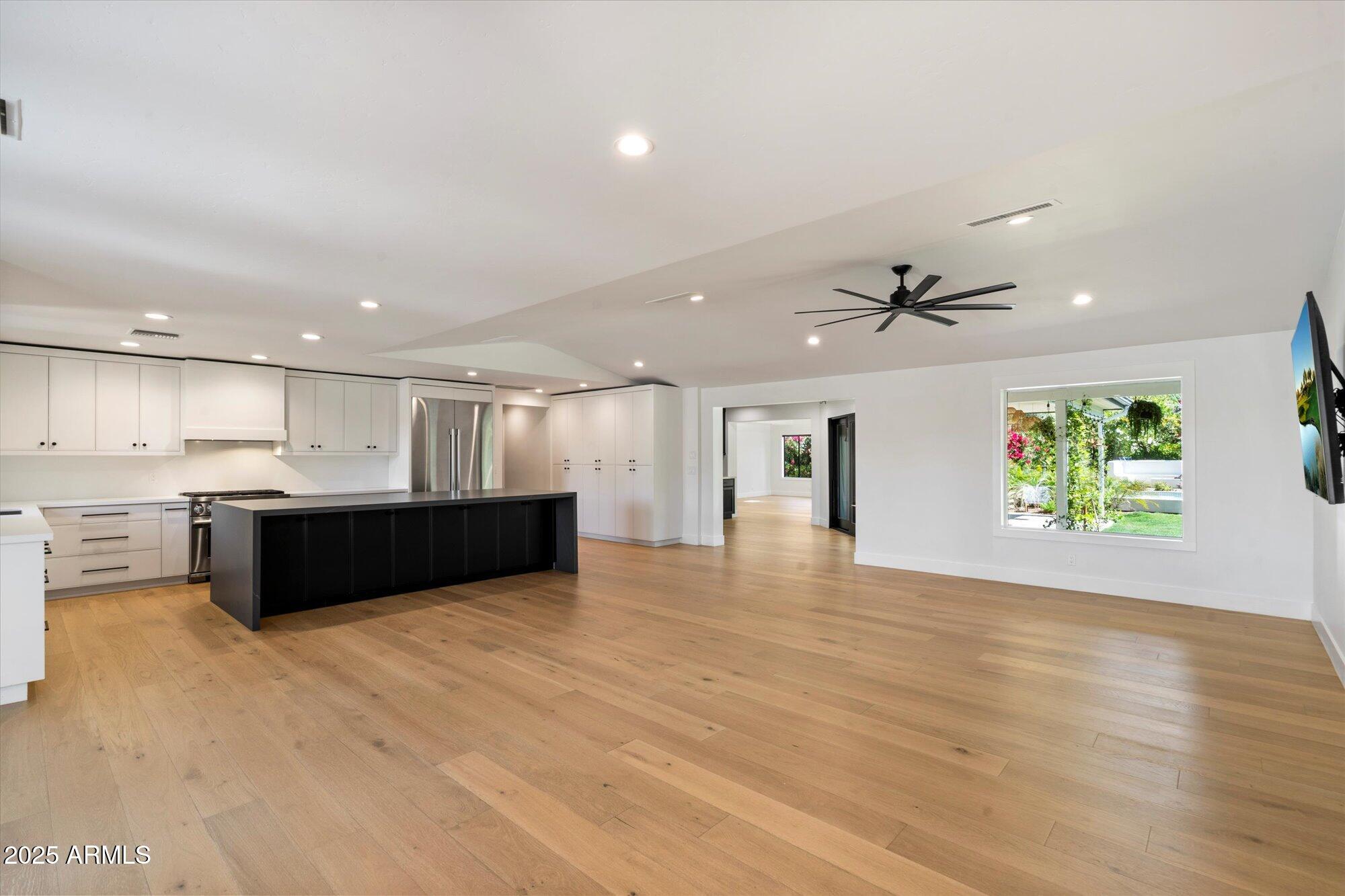 3612 E PIERSON Street