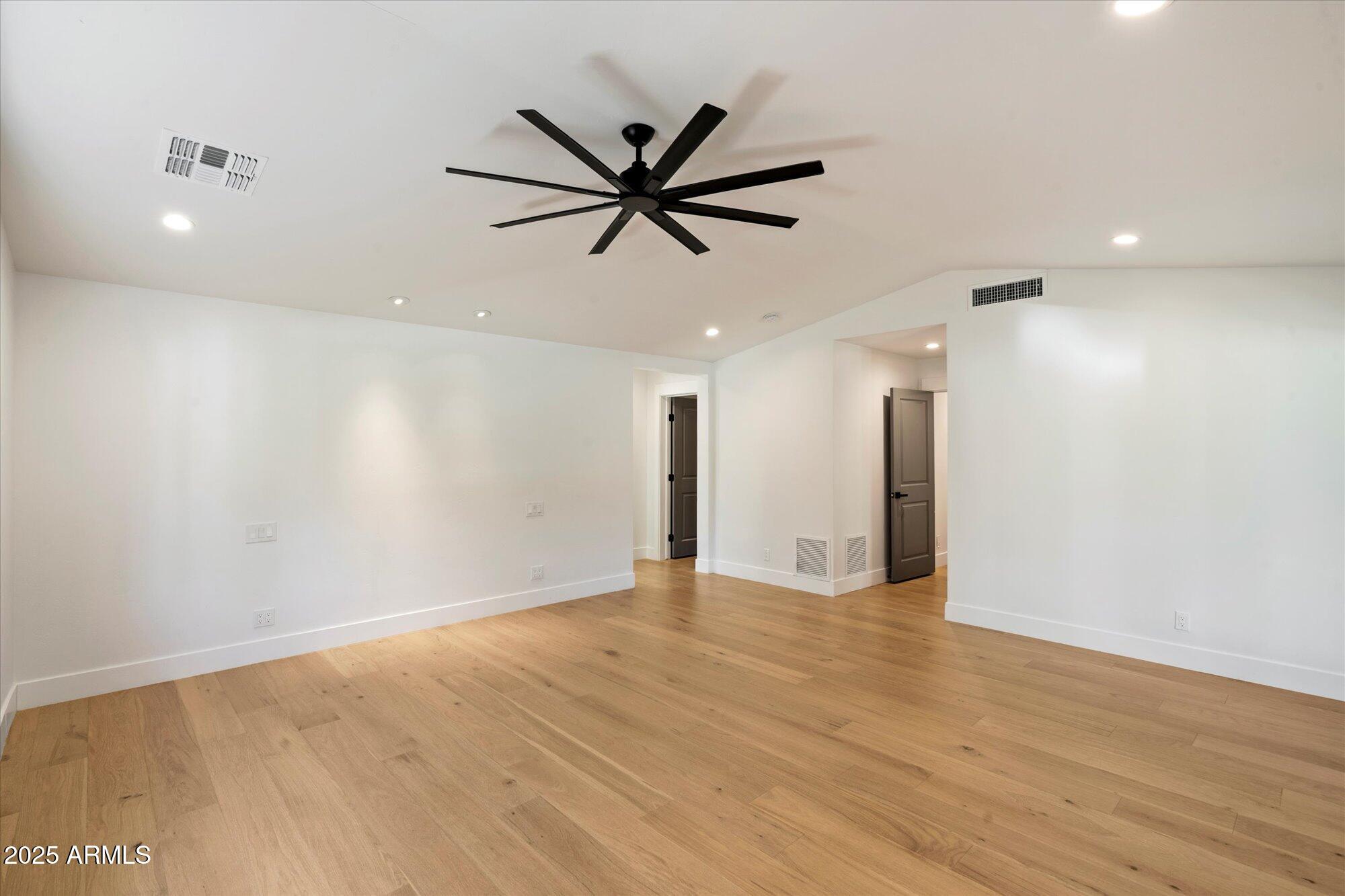 3612 E PIERSON Street