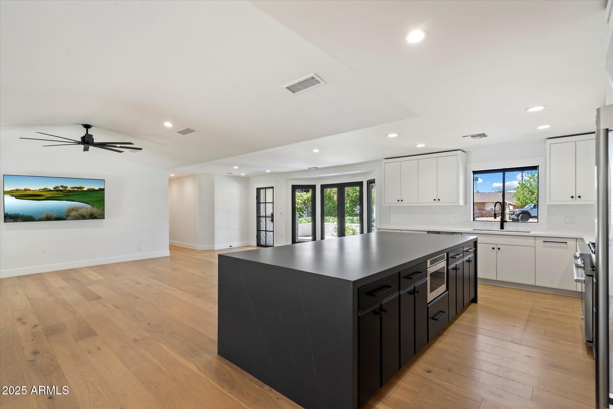 3612 E PIERSON Street