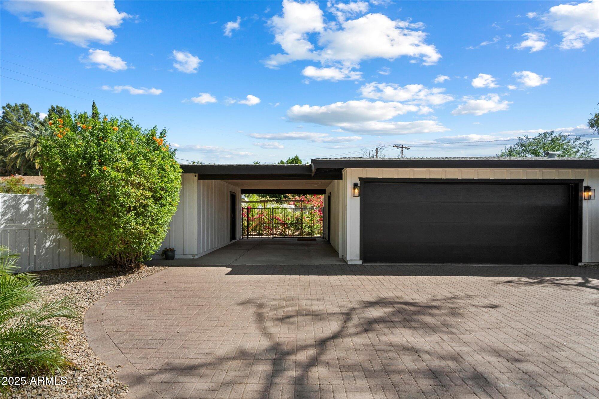 3612 E PIERSON Street