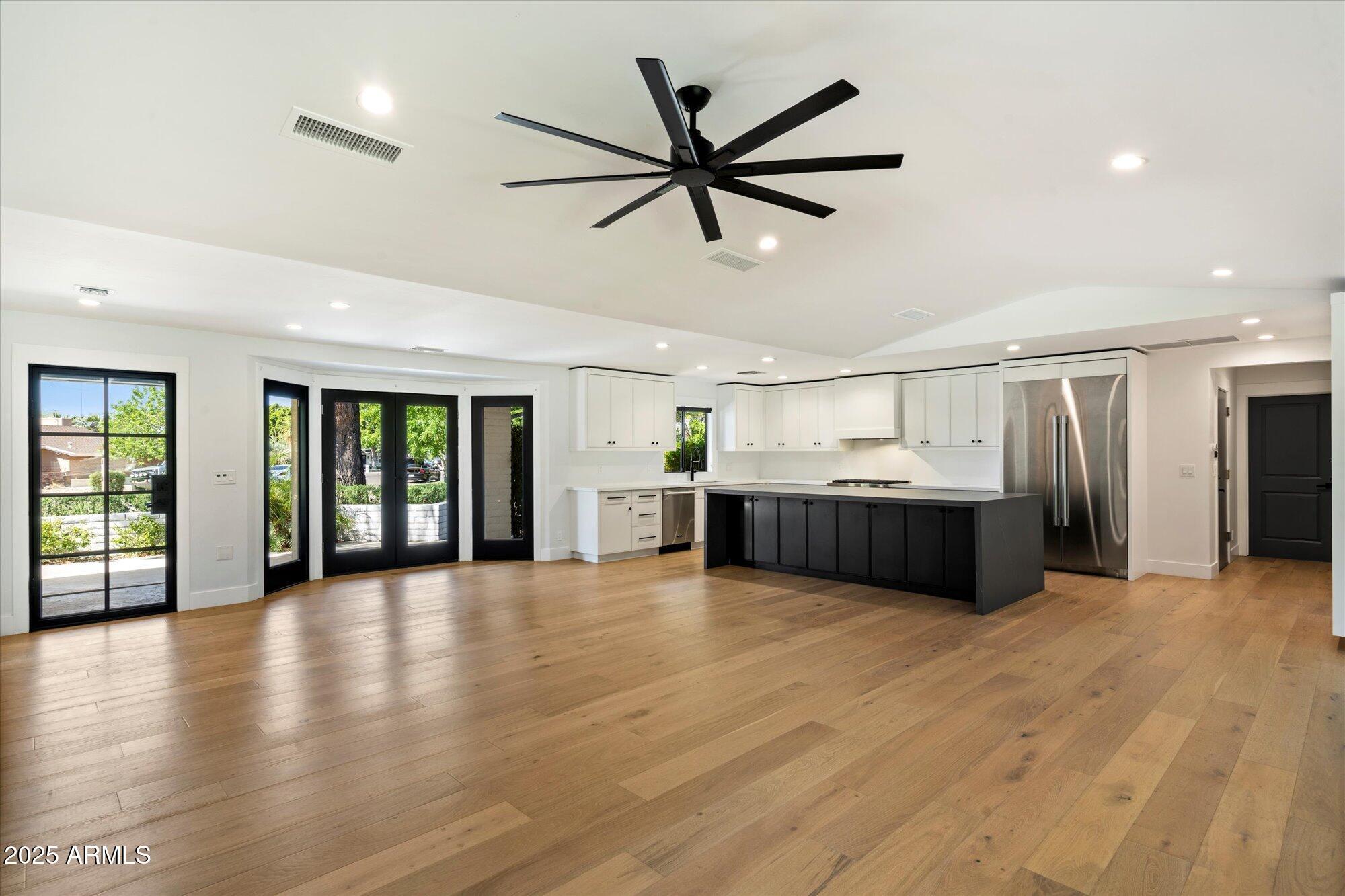 3612 E PIERSON Street