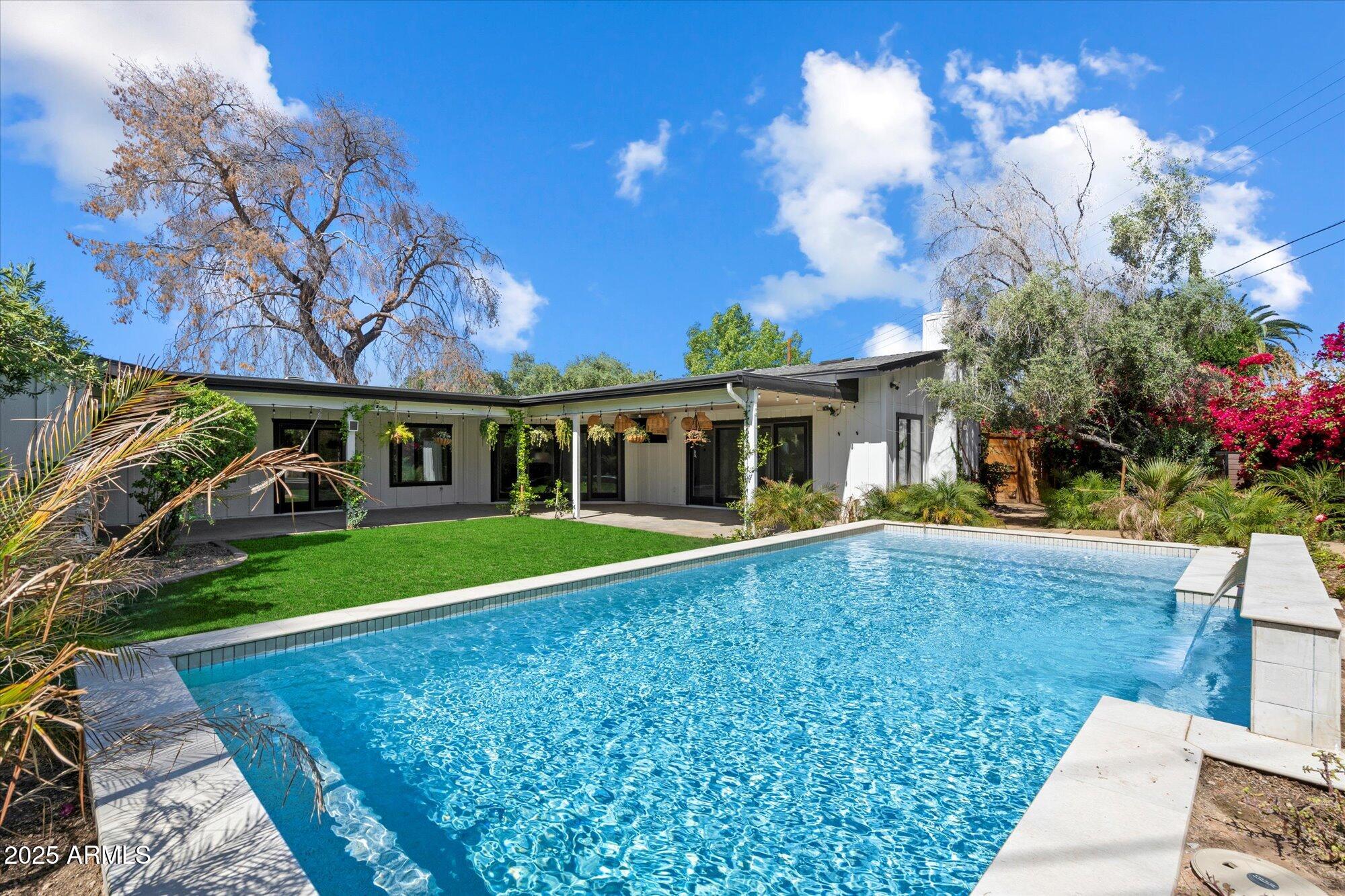 3612 E PIERSON Street