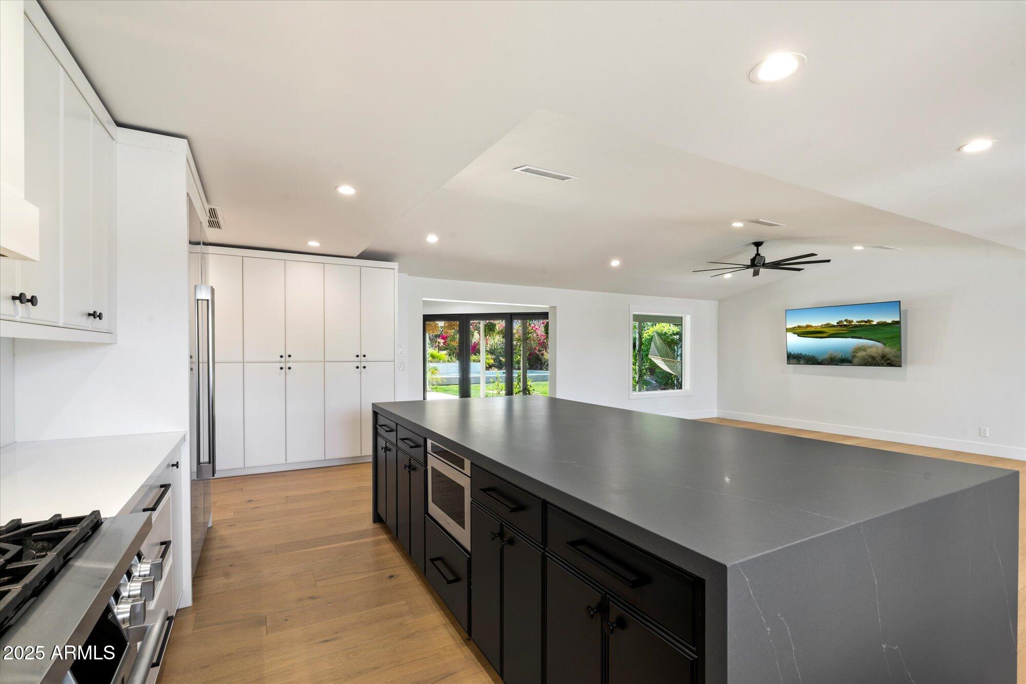 3612 E PIERSON Street