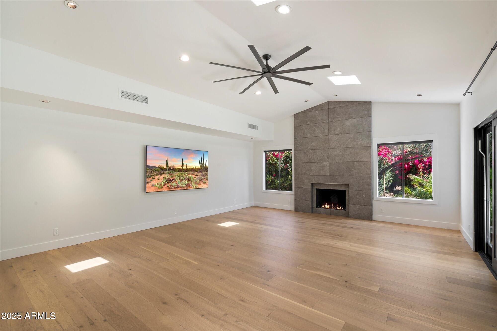 3612 E PIERSON Street