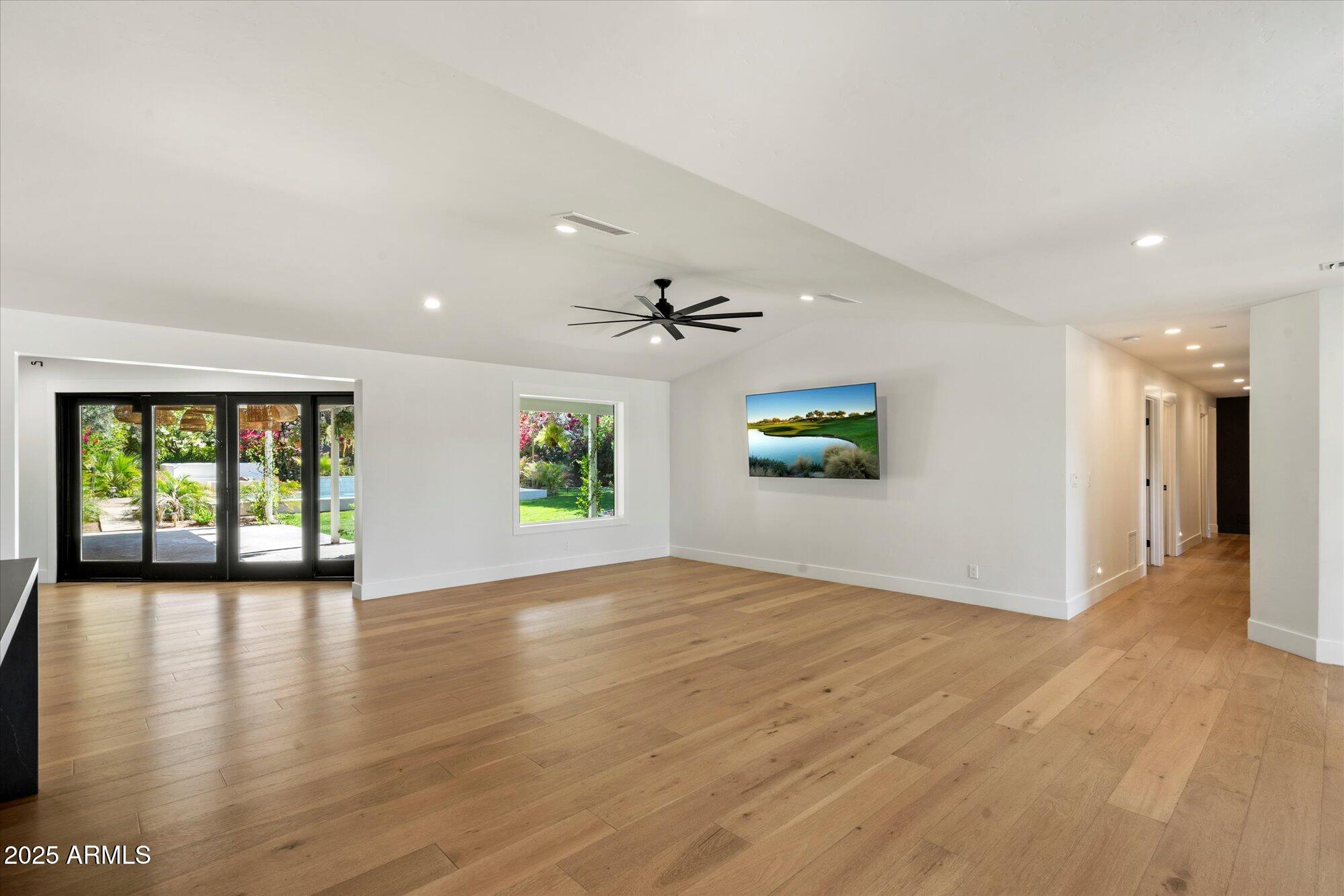 3612 E PIERSON Street