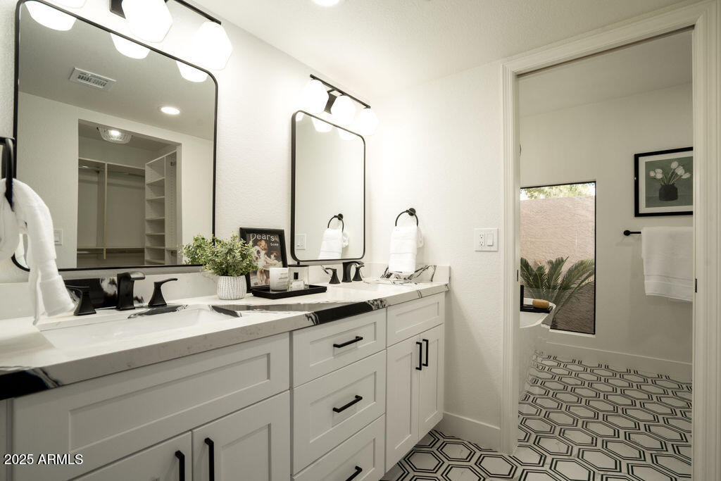 10545 E TOPAZ Circle