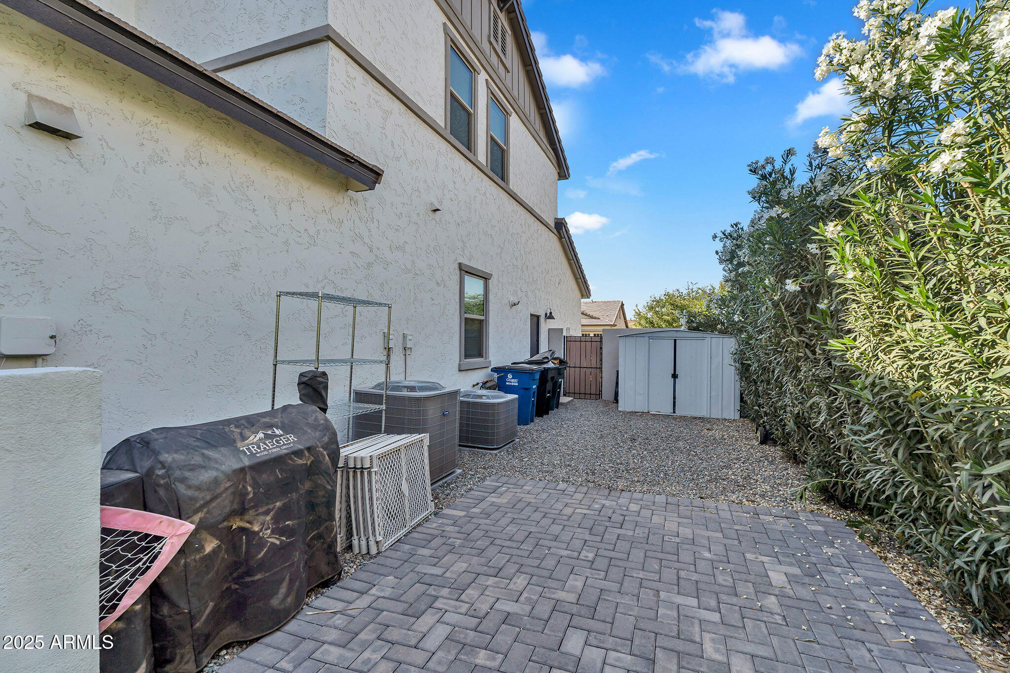 3415 E ARABIAN Drive