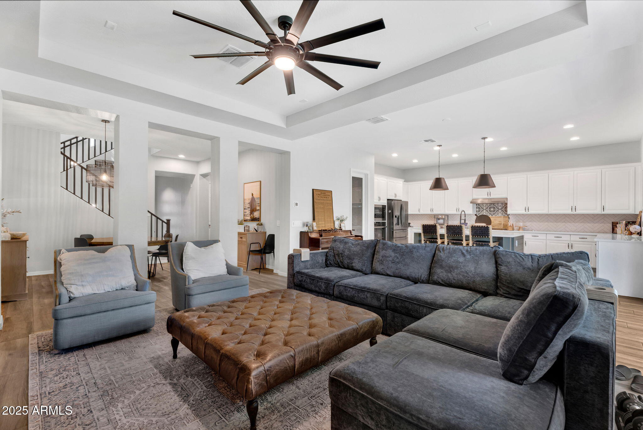 3415 E ARABIAN Drive