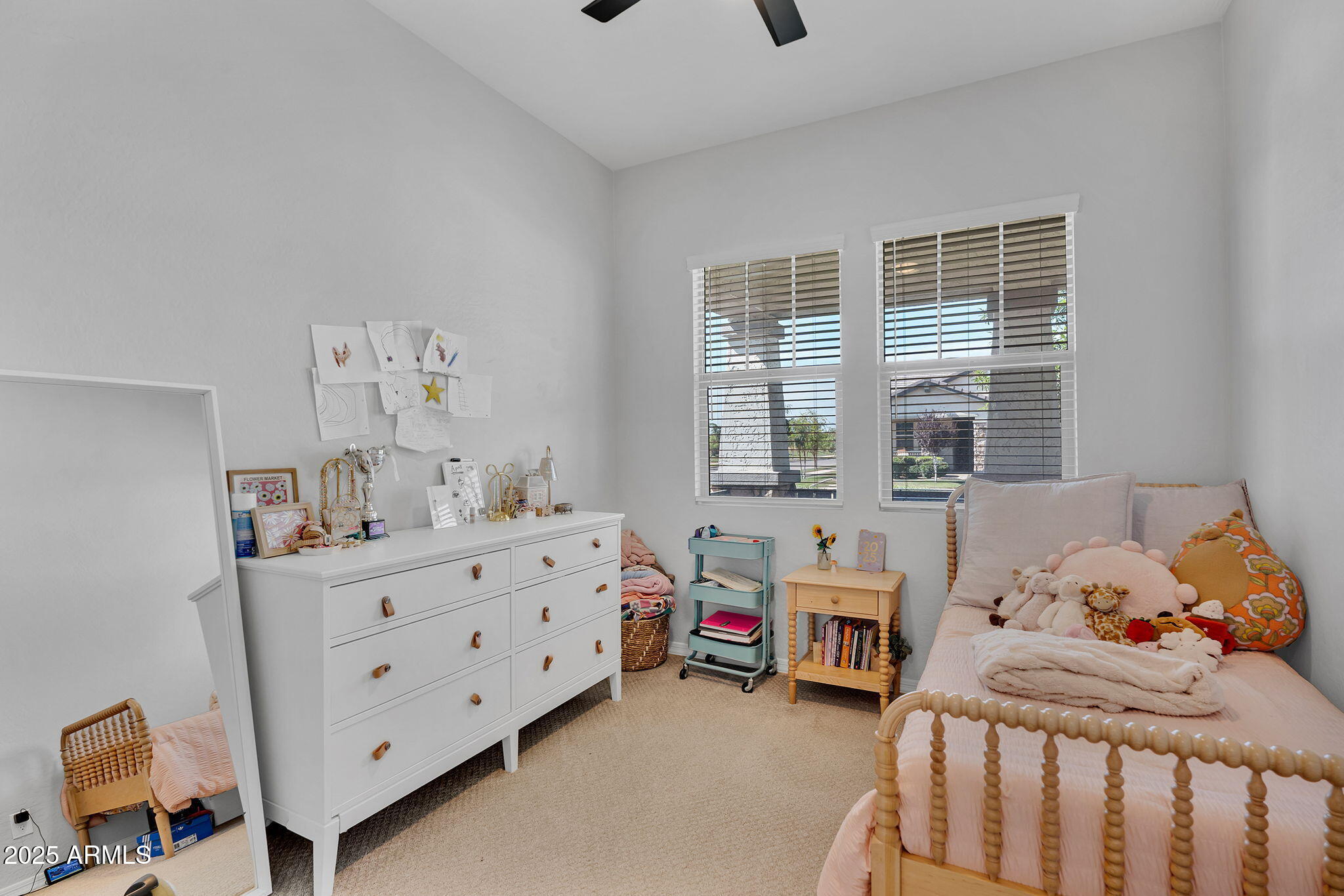 3415 E ARABIAN Drive