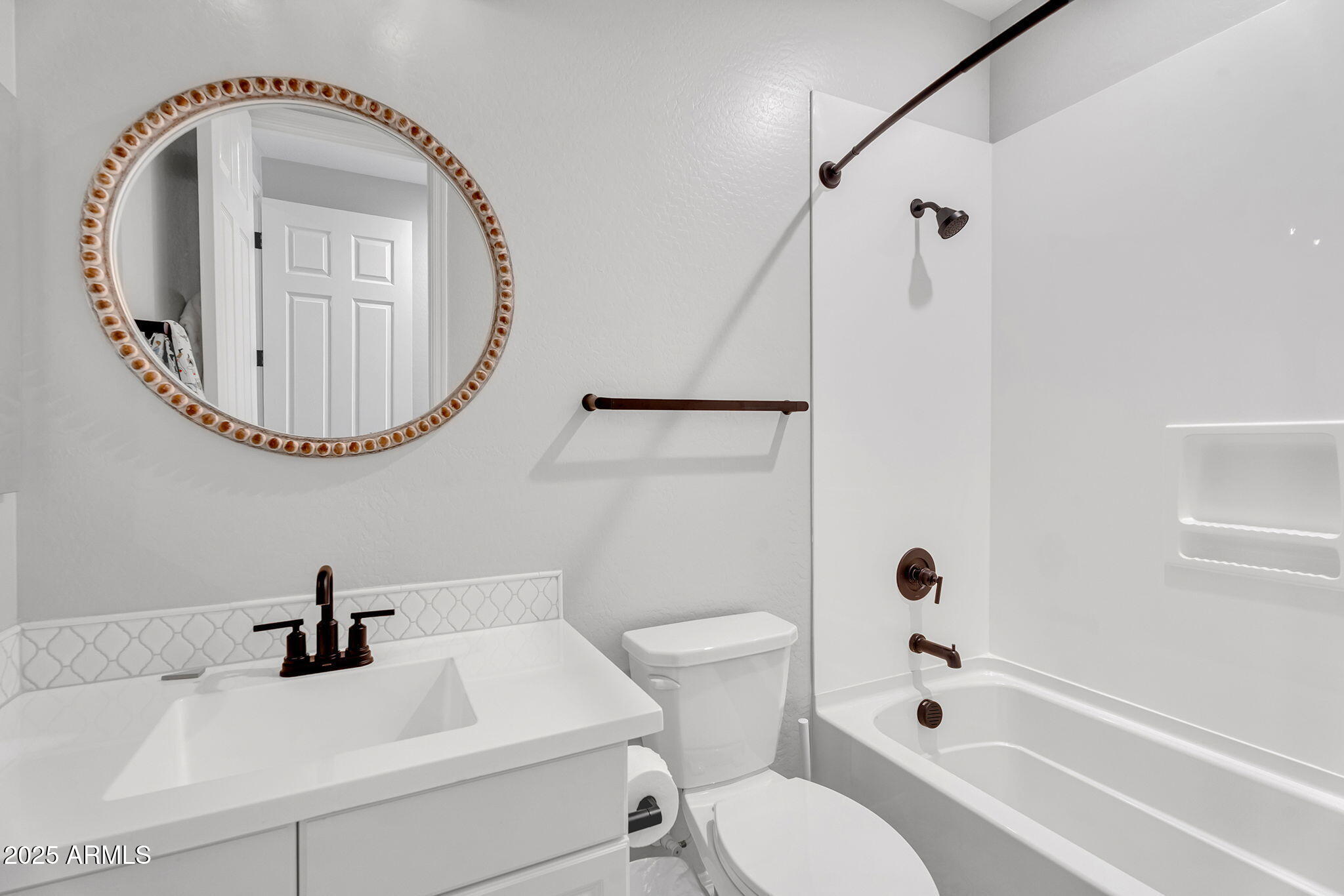 3415 E ARABIAN Drive