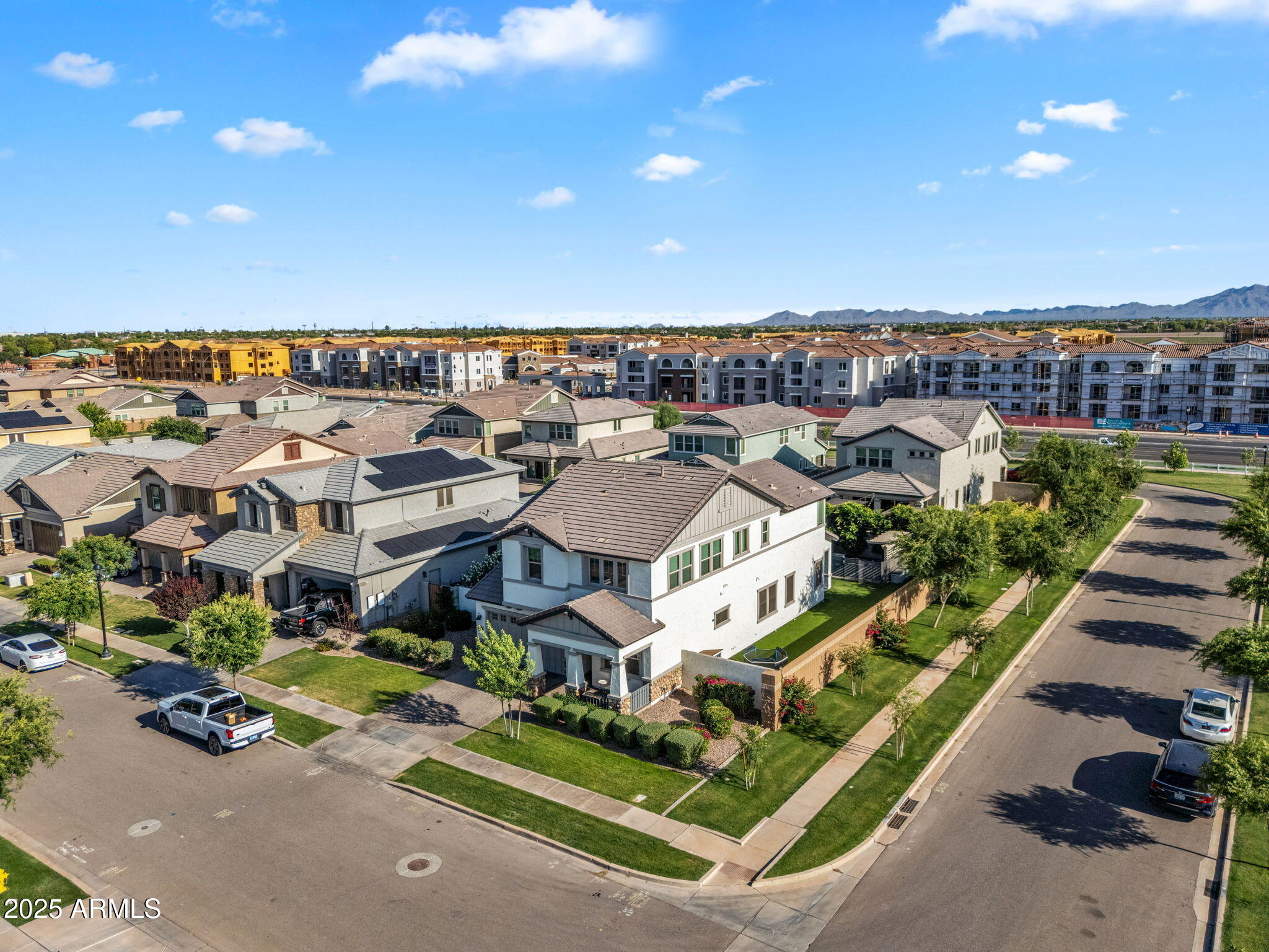 3415 E ARABIAN Drive