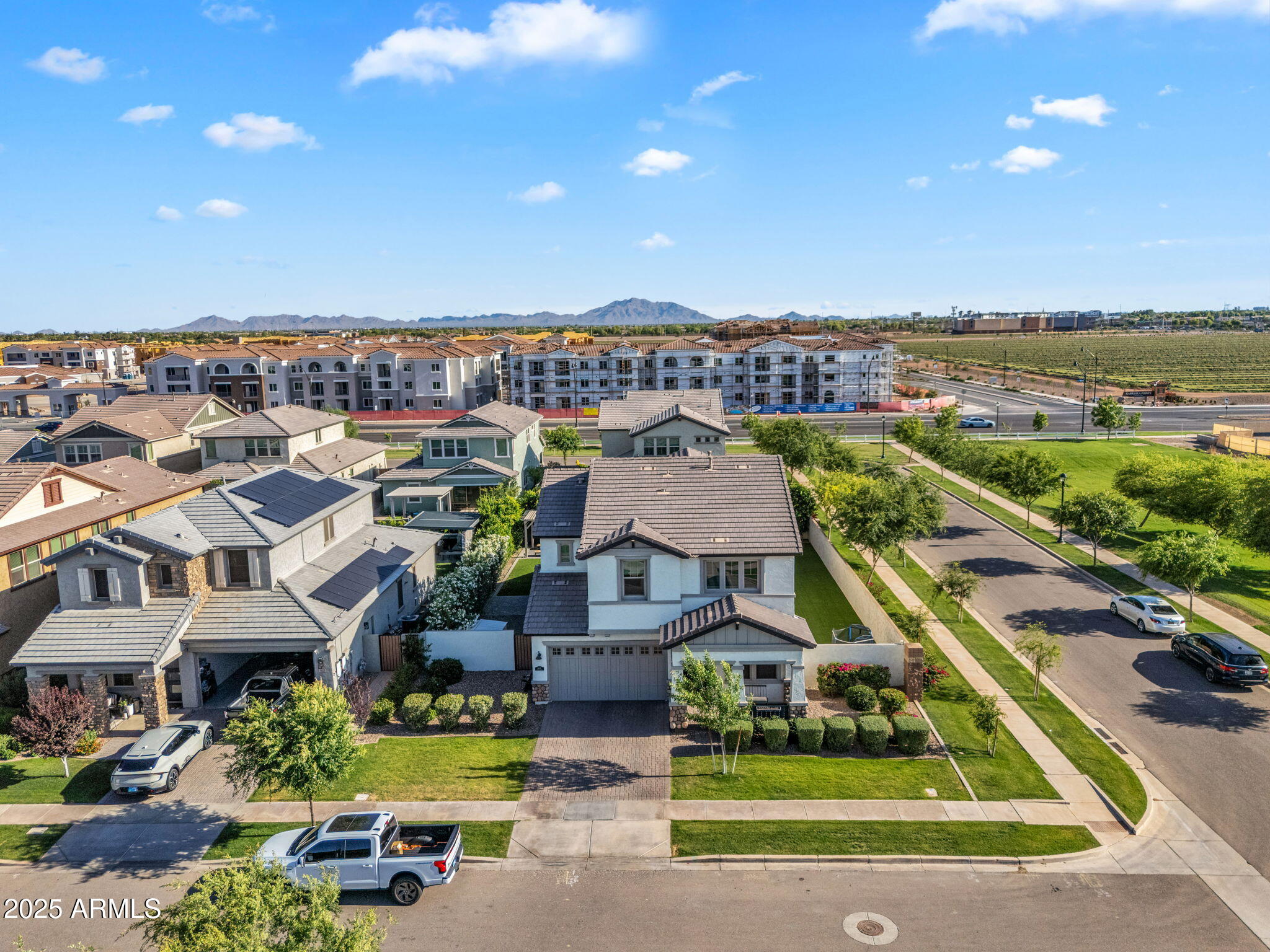 3415 E ARABIAN Drive