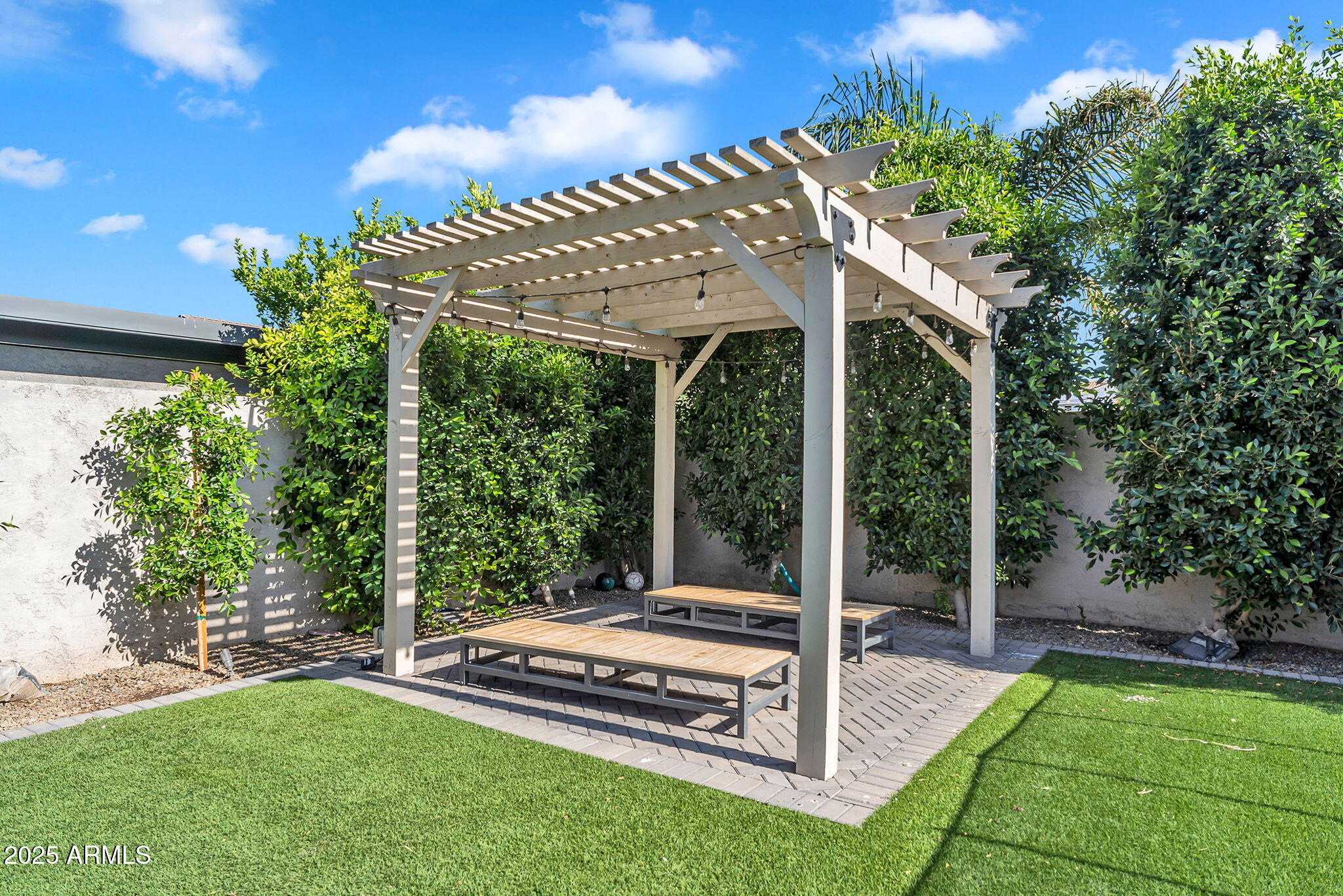 3415 E ARABIAN Drive