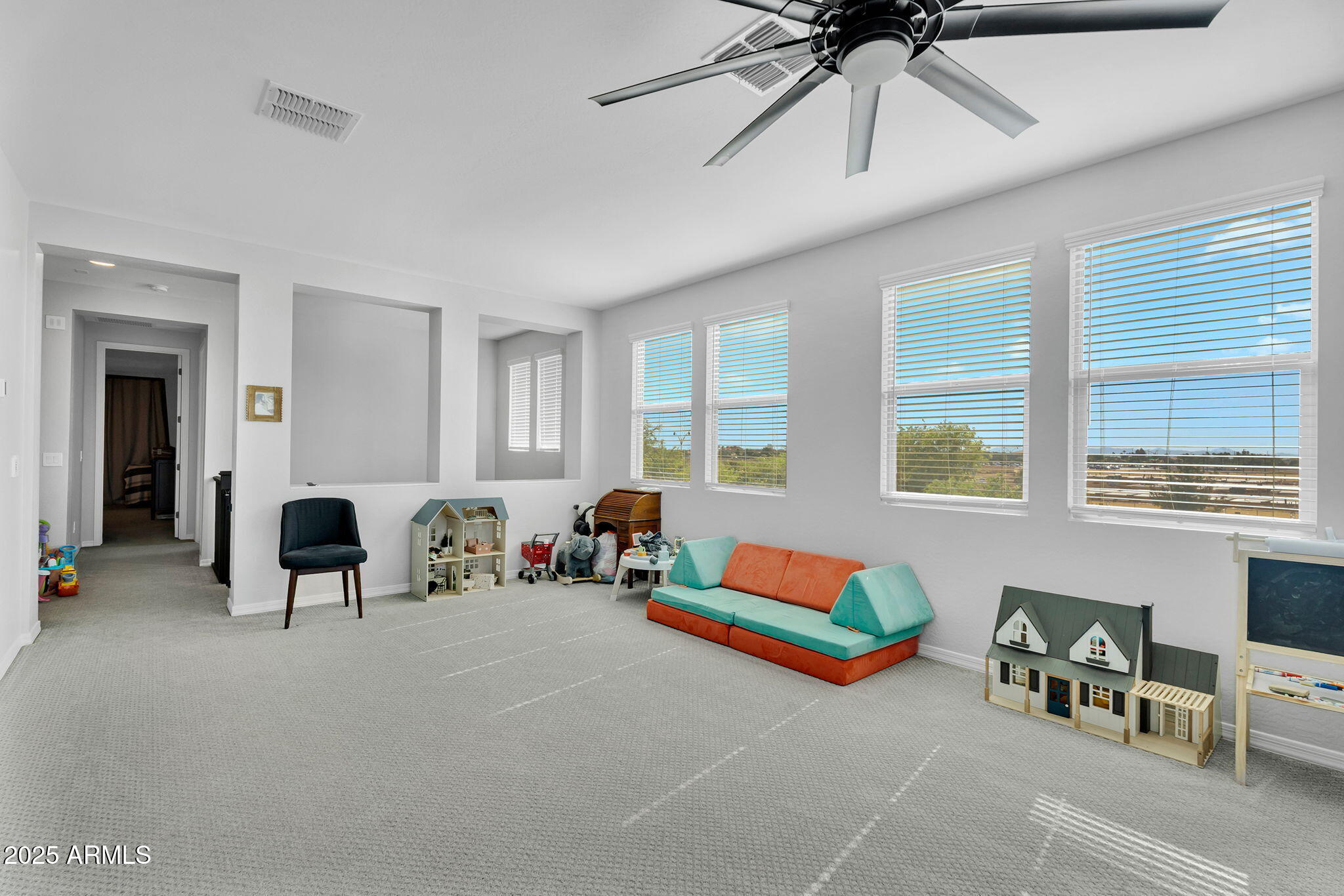 3415 E ARABIAN Drive