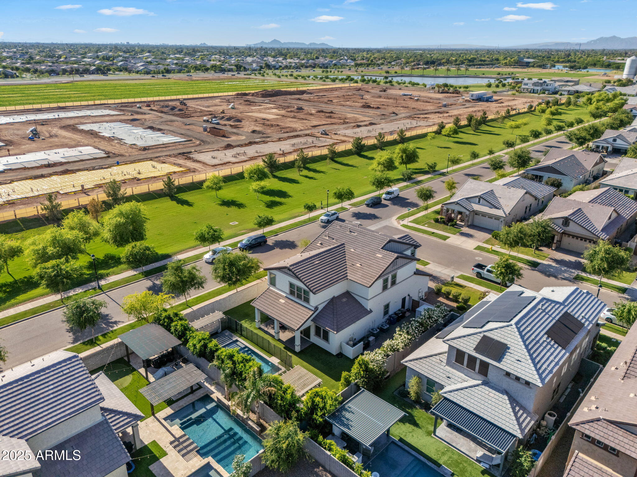 3415 E ARABIAN Drive