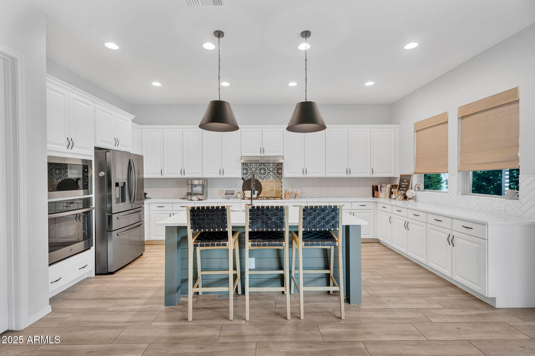 3415 E ARABIAN Drive