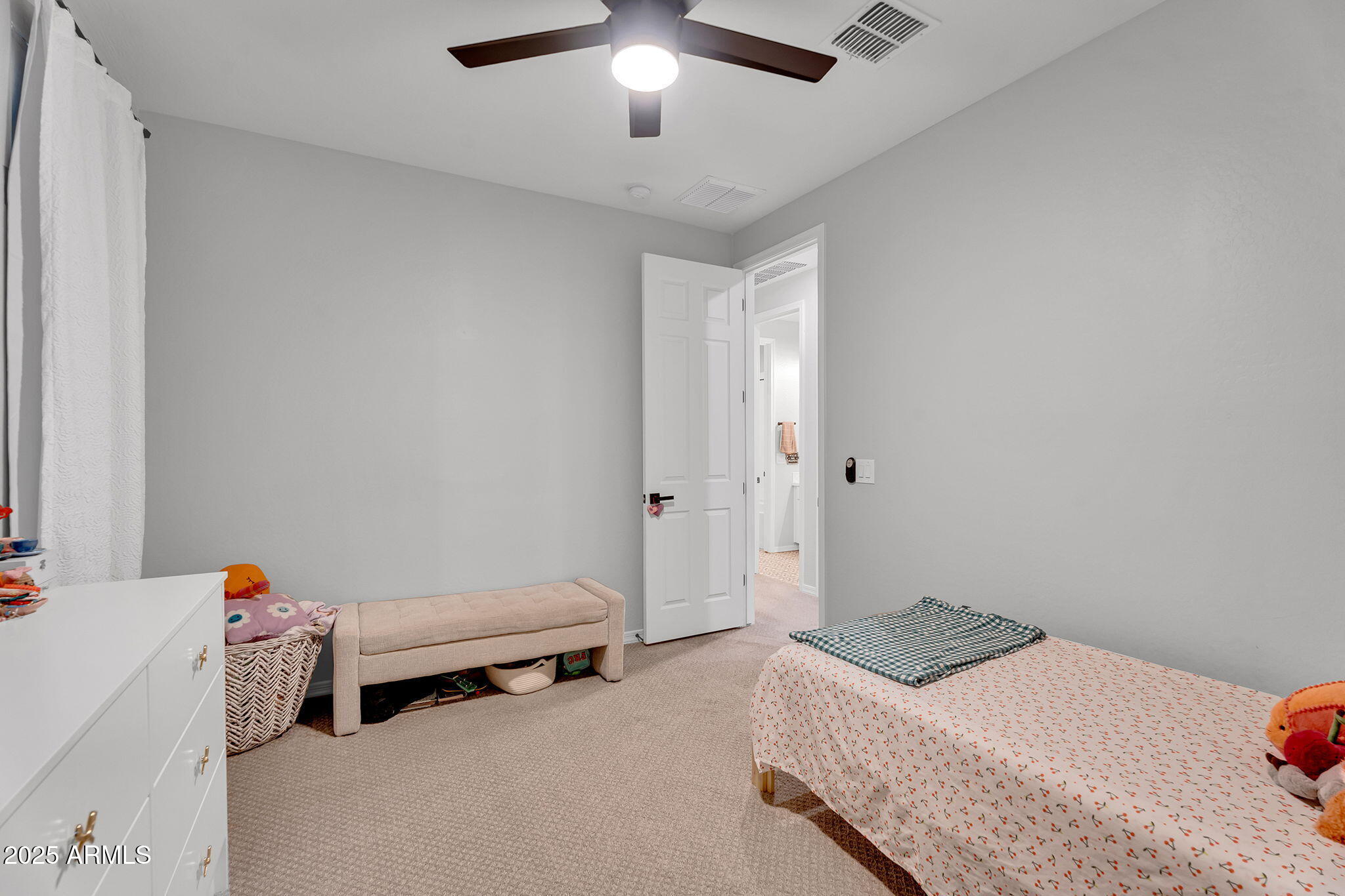 3415 E ARABIAN Drive