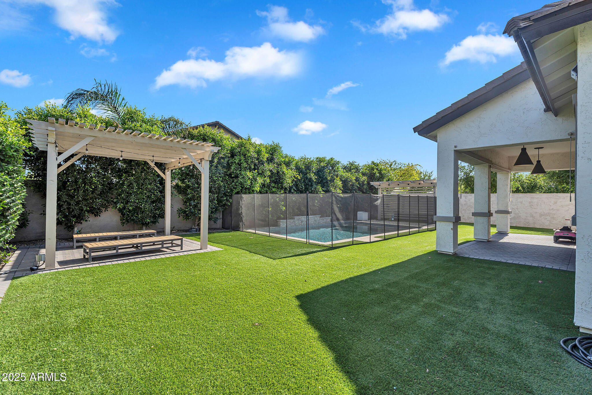 3415 E ARABIAN Drive