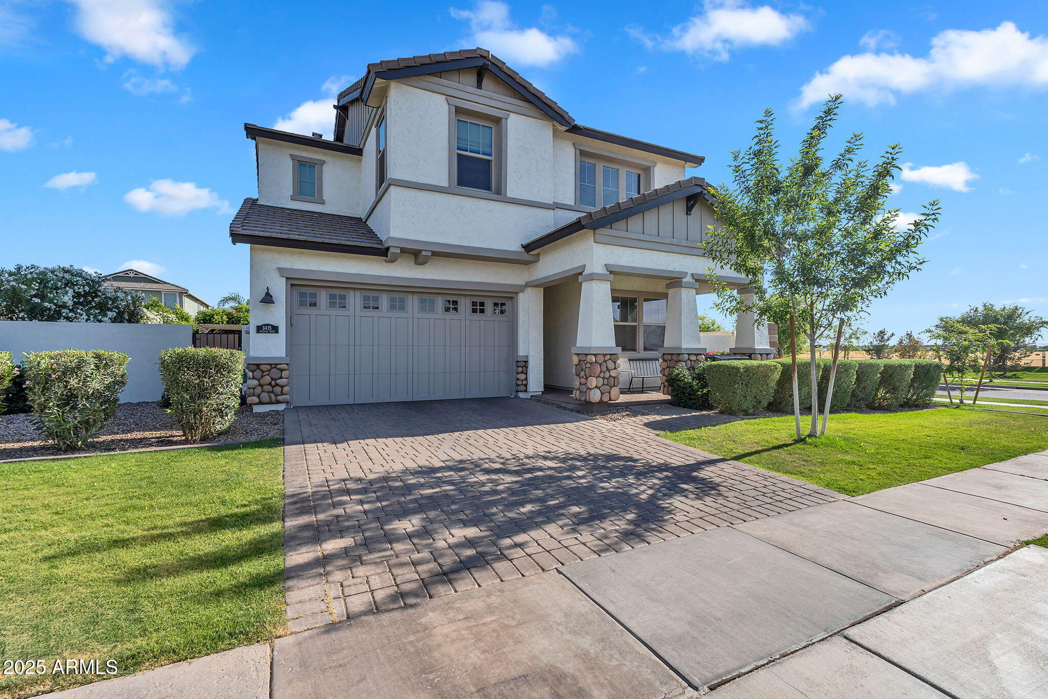 3415 E ARABIAN Drive