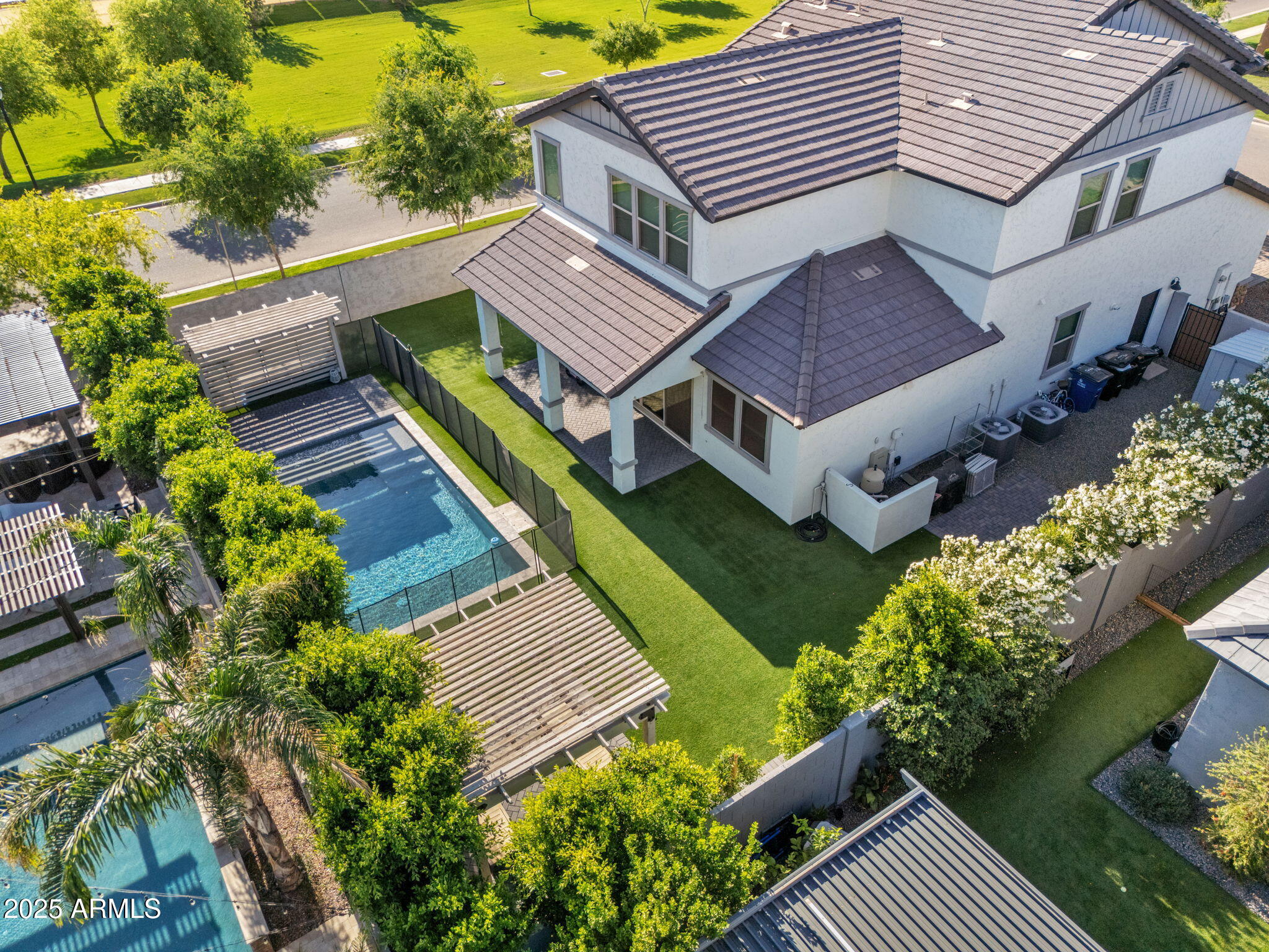 3415 E ARABIAN Drive