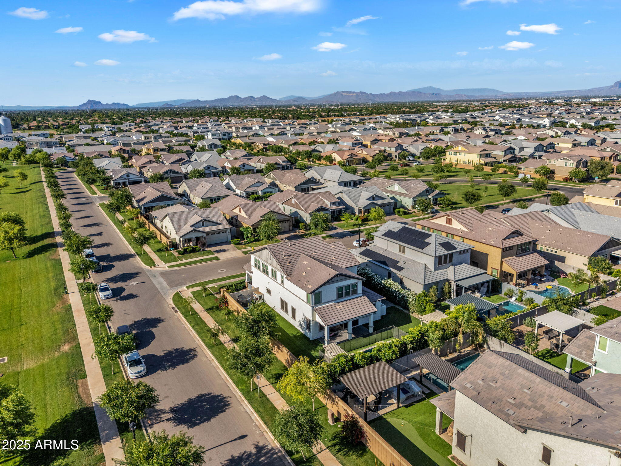 3415 E ARABIAN Drive