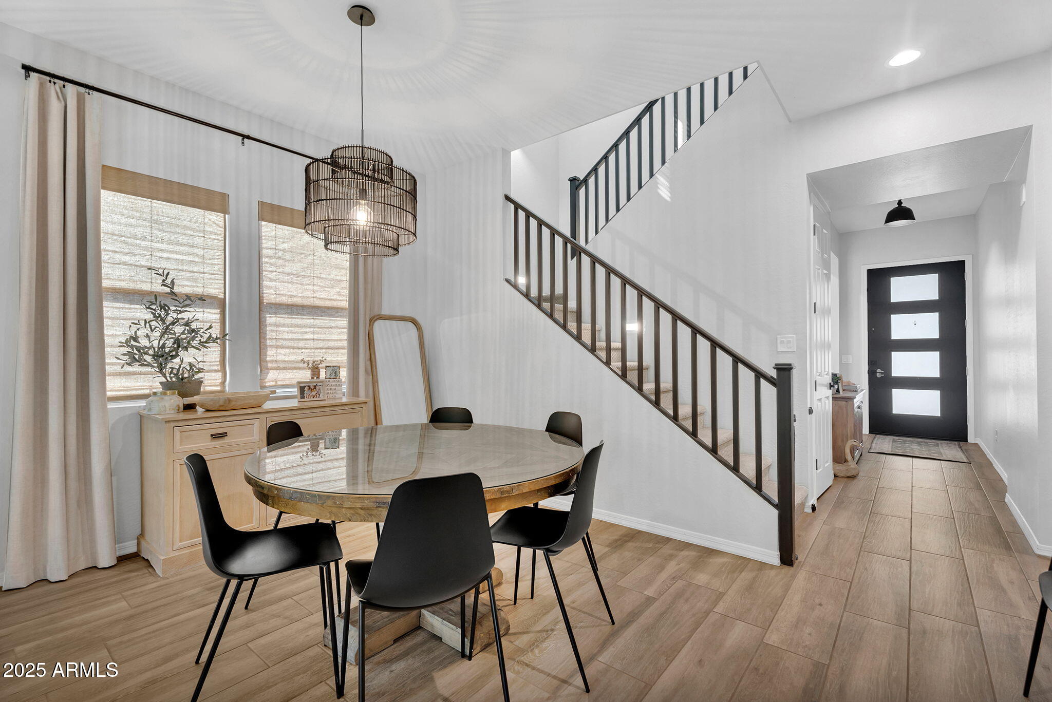 3415 E ARABIAN Drive