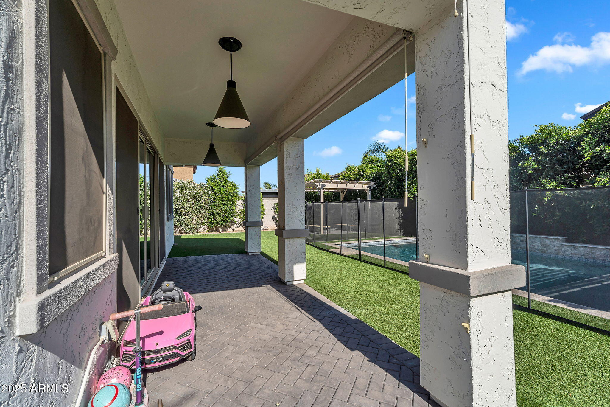 3415 E ARABIAN Drive