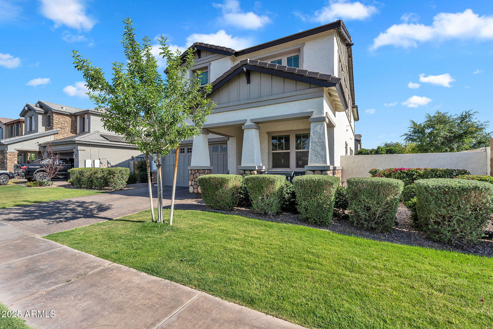 3415 E ARABIAN Drive