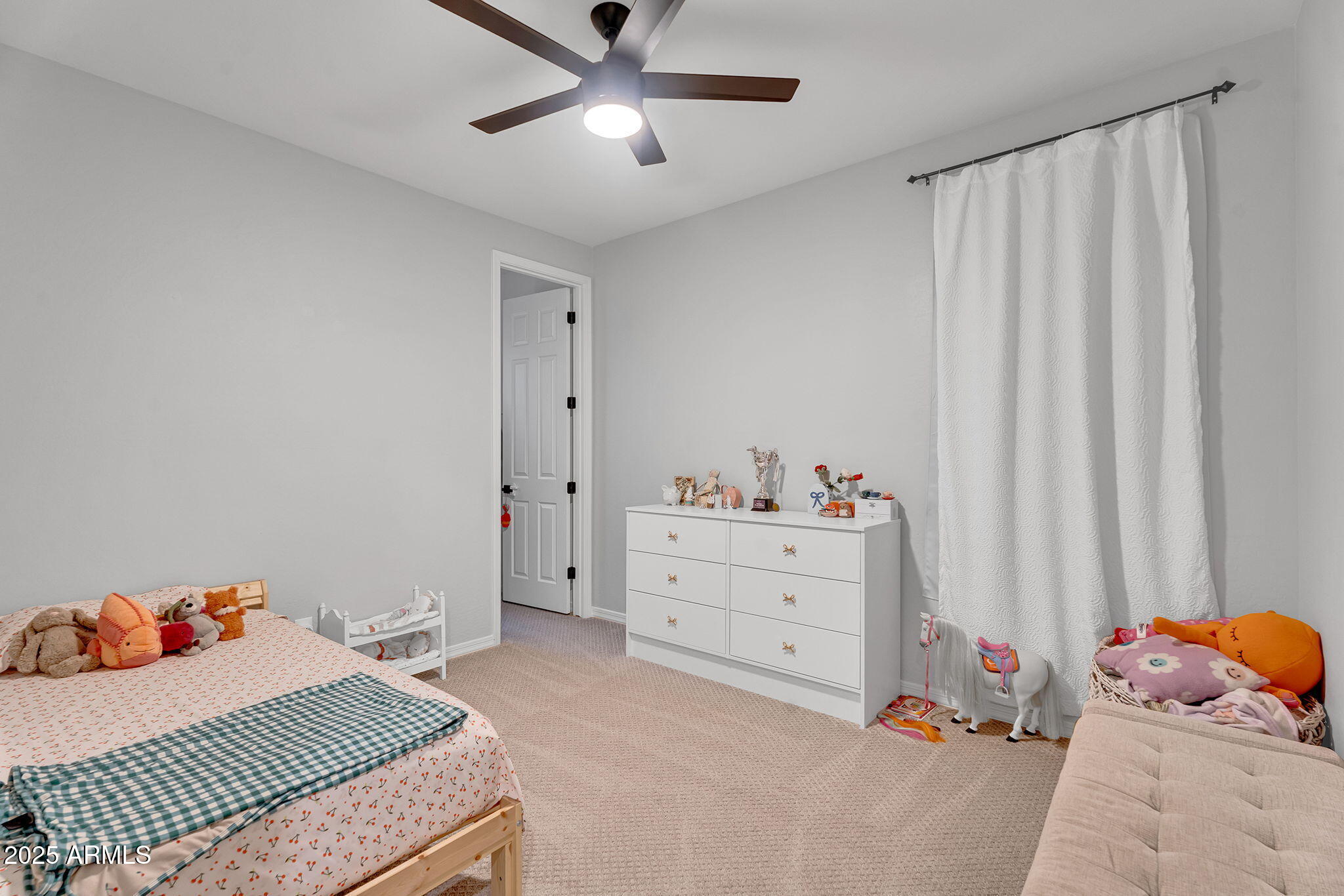 3415 E ARABIAN Drive