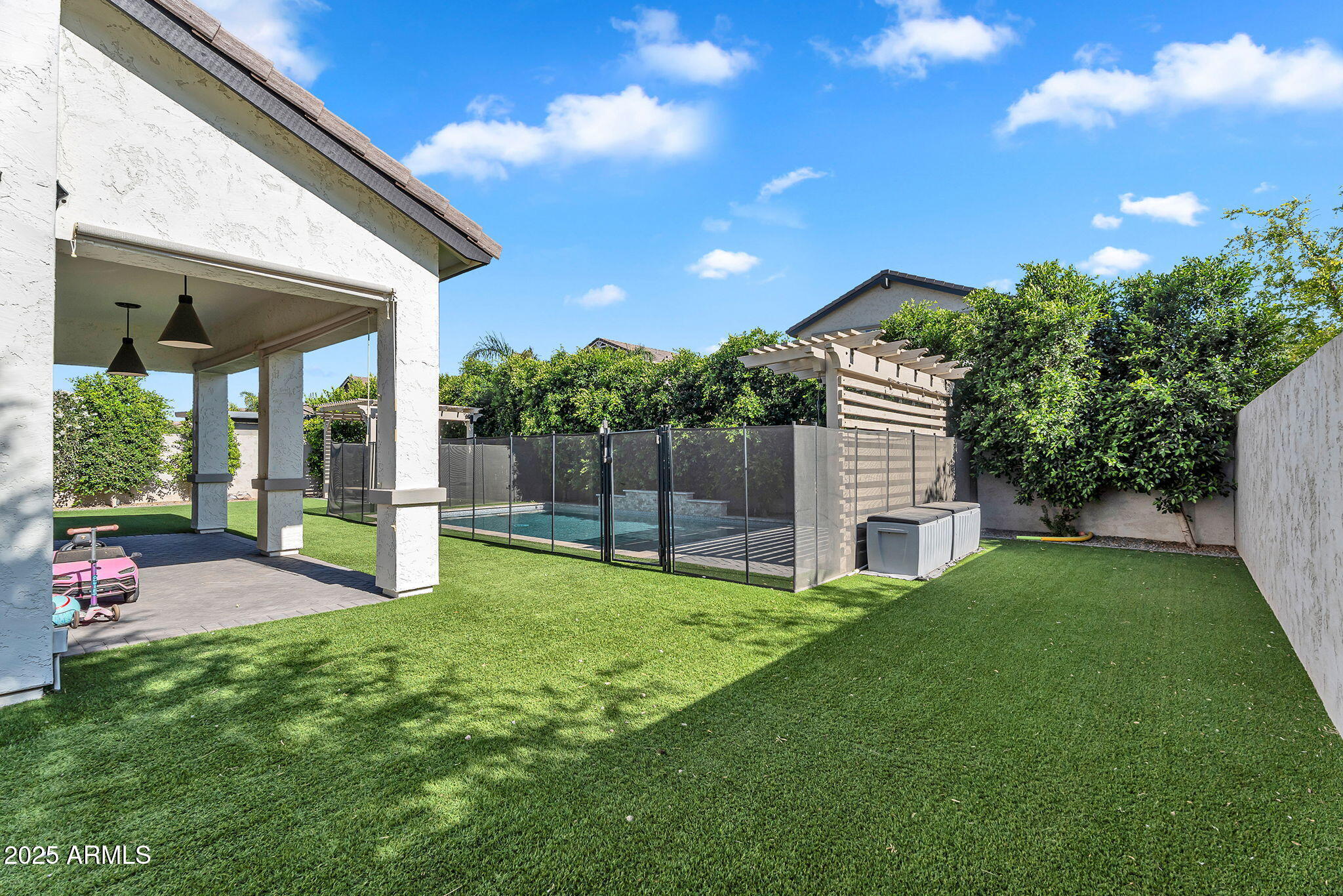 3415 E ARABIAN Drive